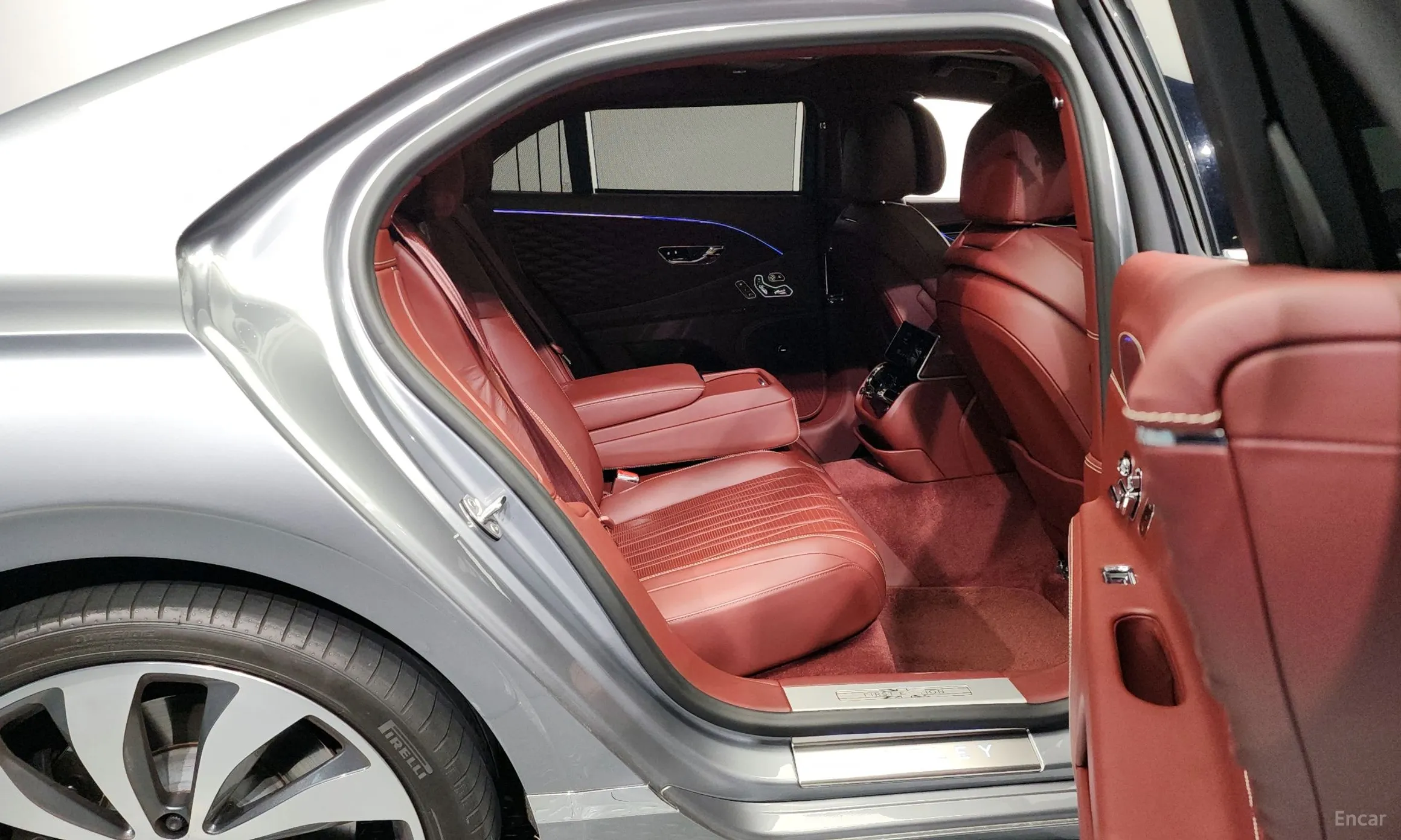 Bentley Flying Spur 3rd Generation превью 12