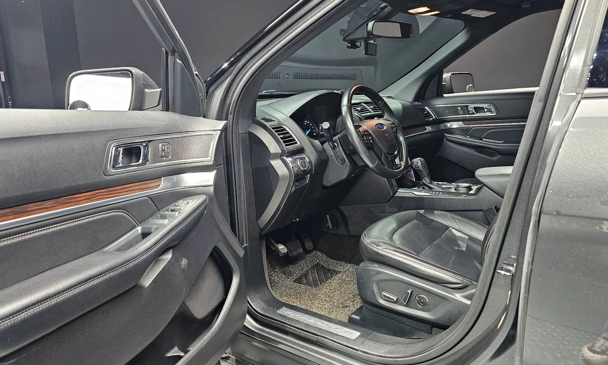 Ford Explorer превью 10