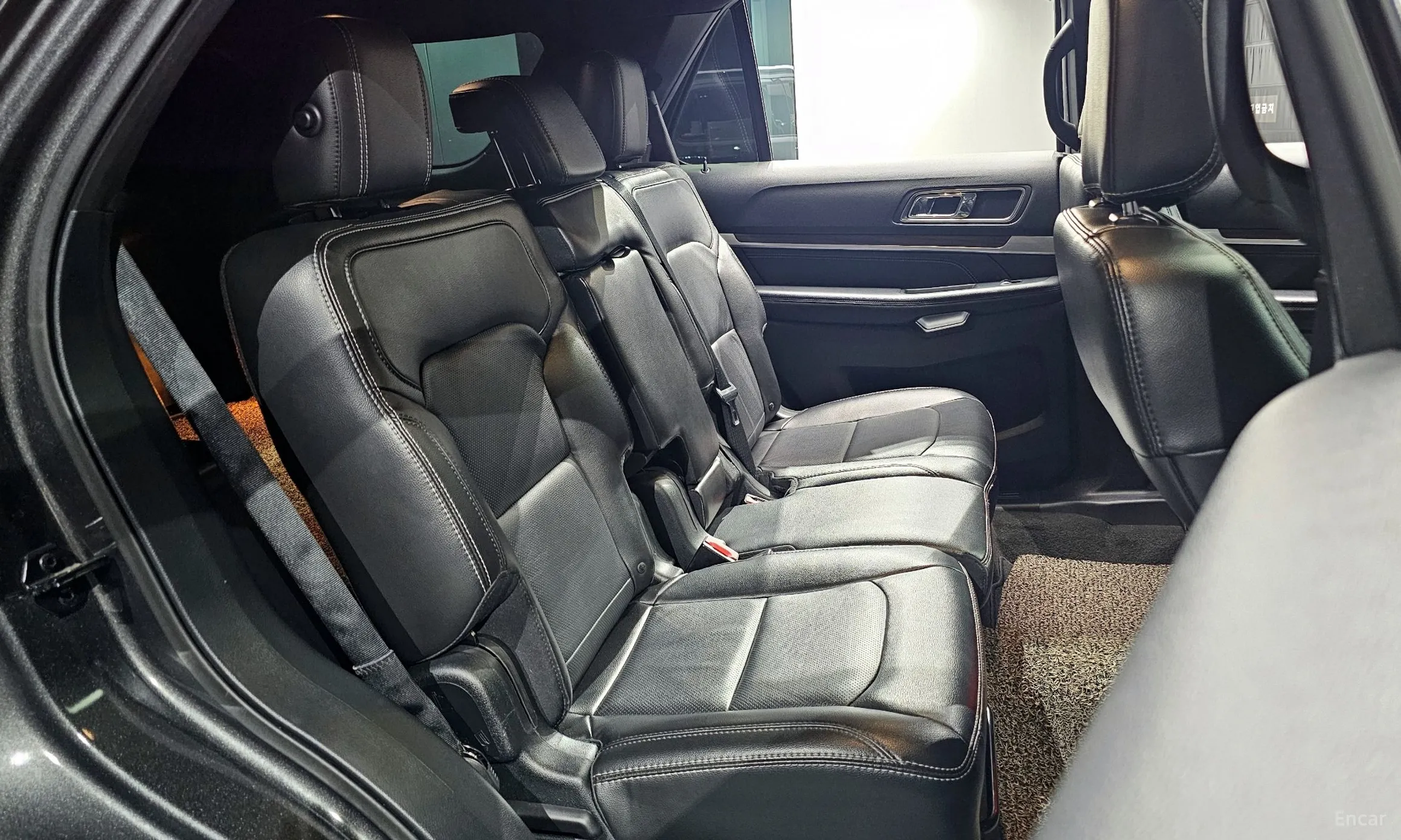 Ford Explorer превью 12