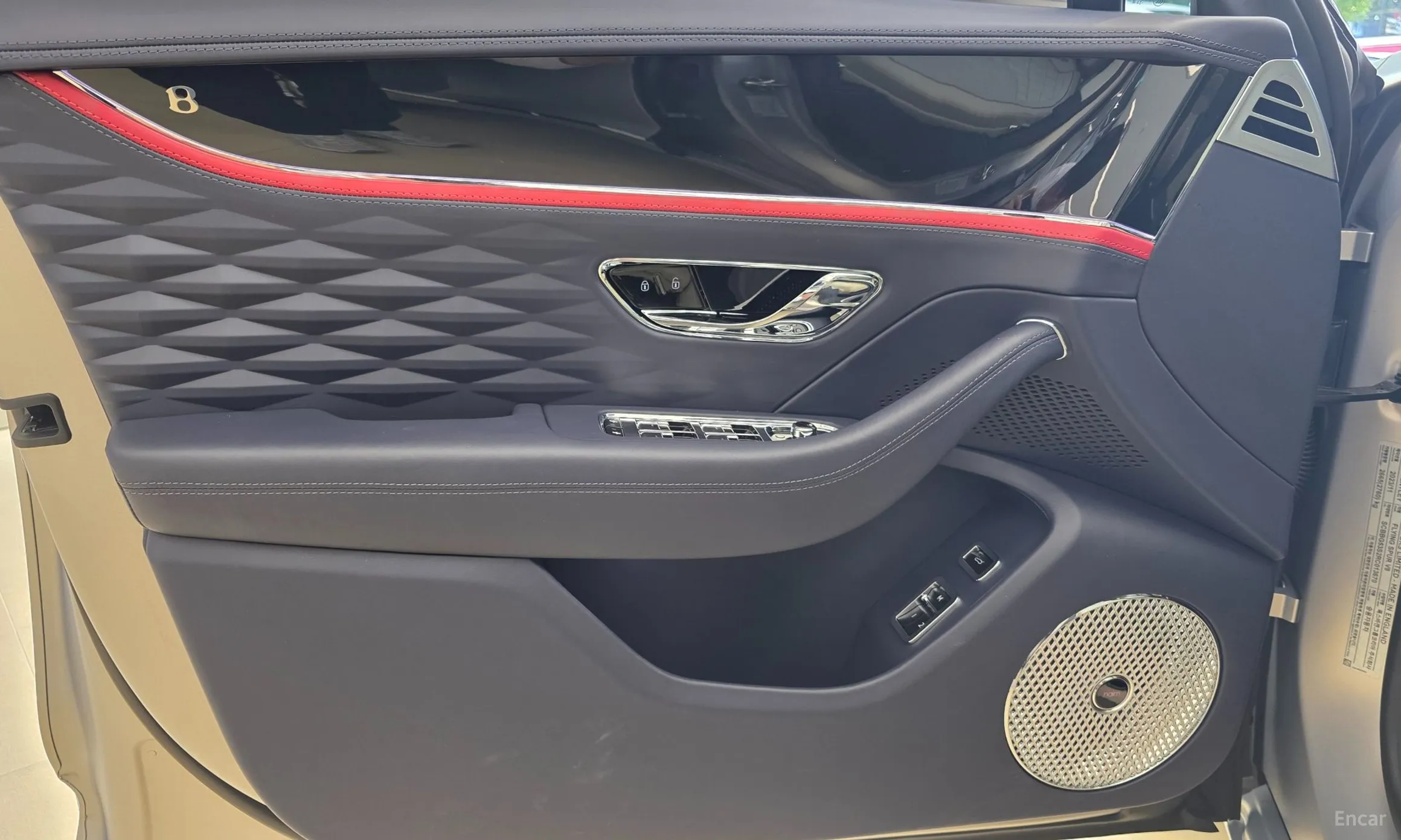 Bentley Flying Spur 3rd Generation превью 15