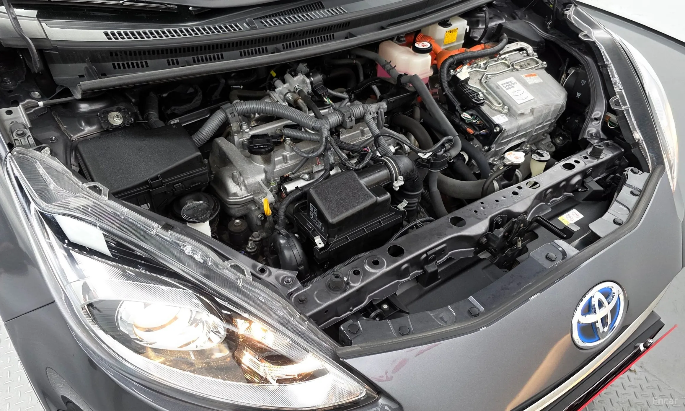 Toyota Prius C превью 6