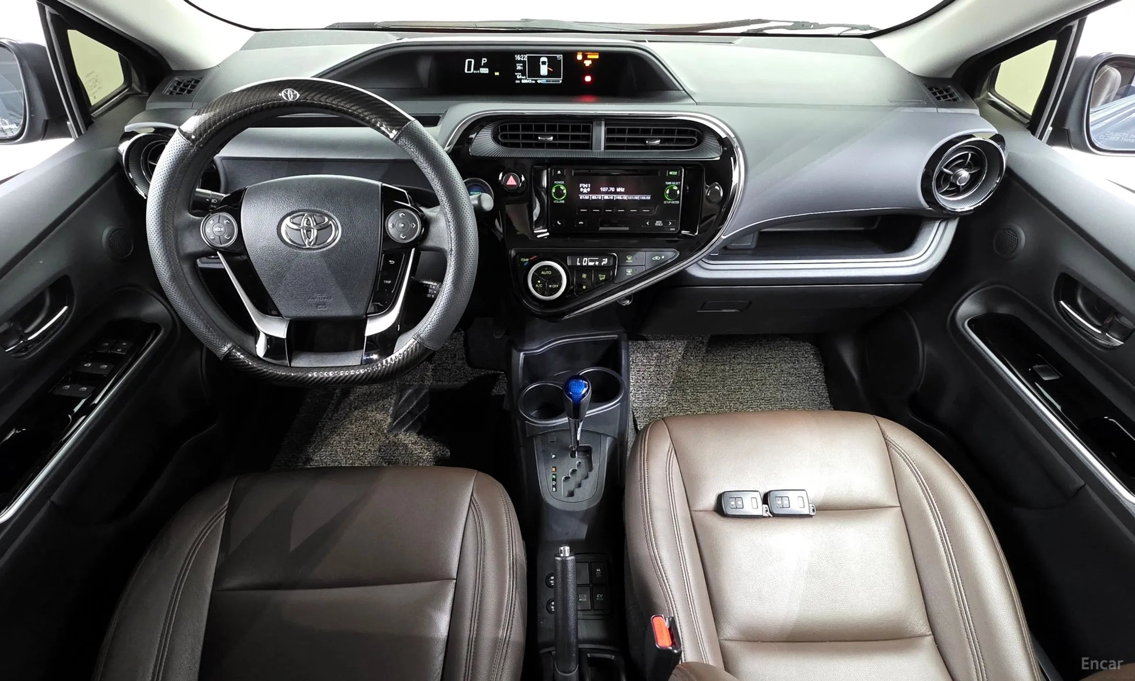 Toyota Prius C превью 7
