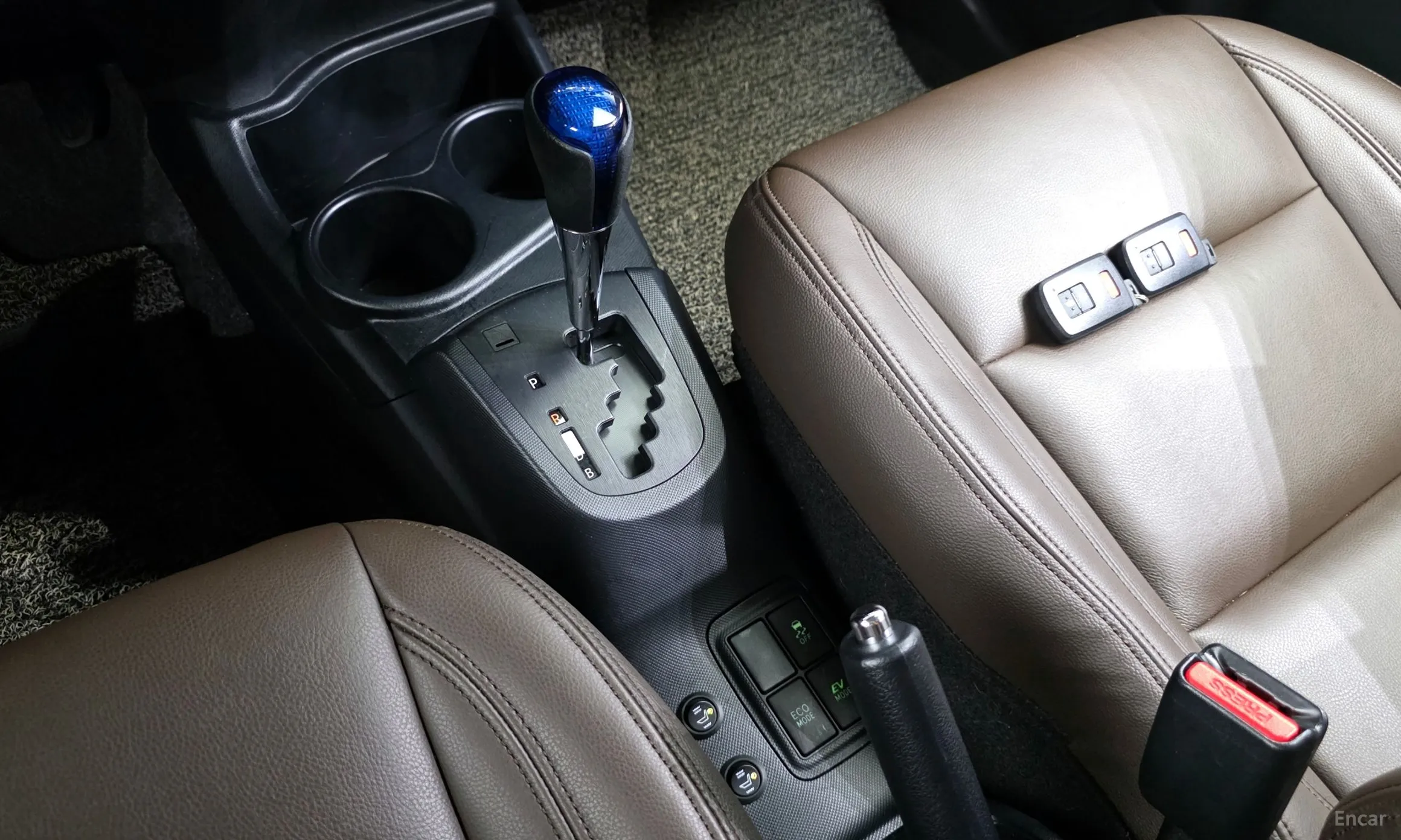 Toyota Prius C превью 9