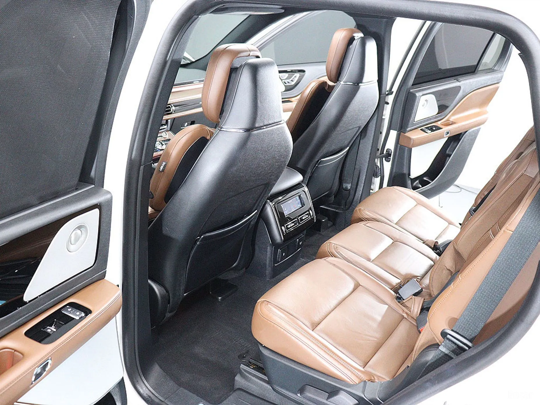 Lincoln Aviator 2nd Generation превью 15
