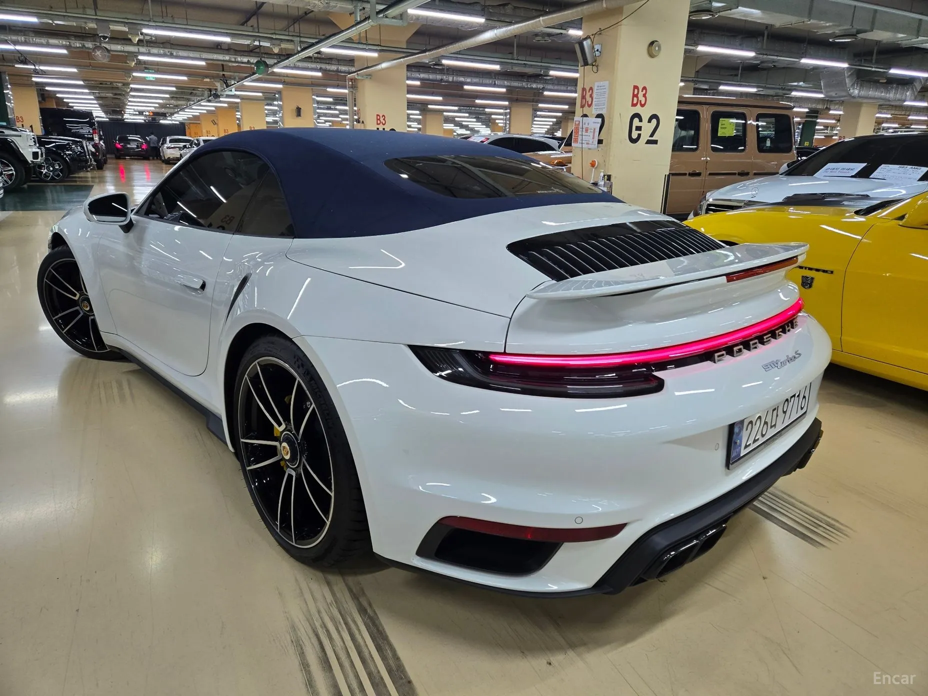 Porsche 911 (992) превью 13
