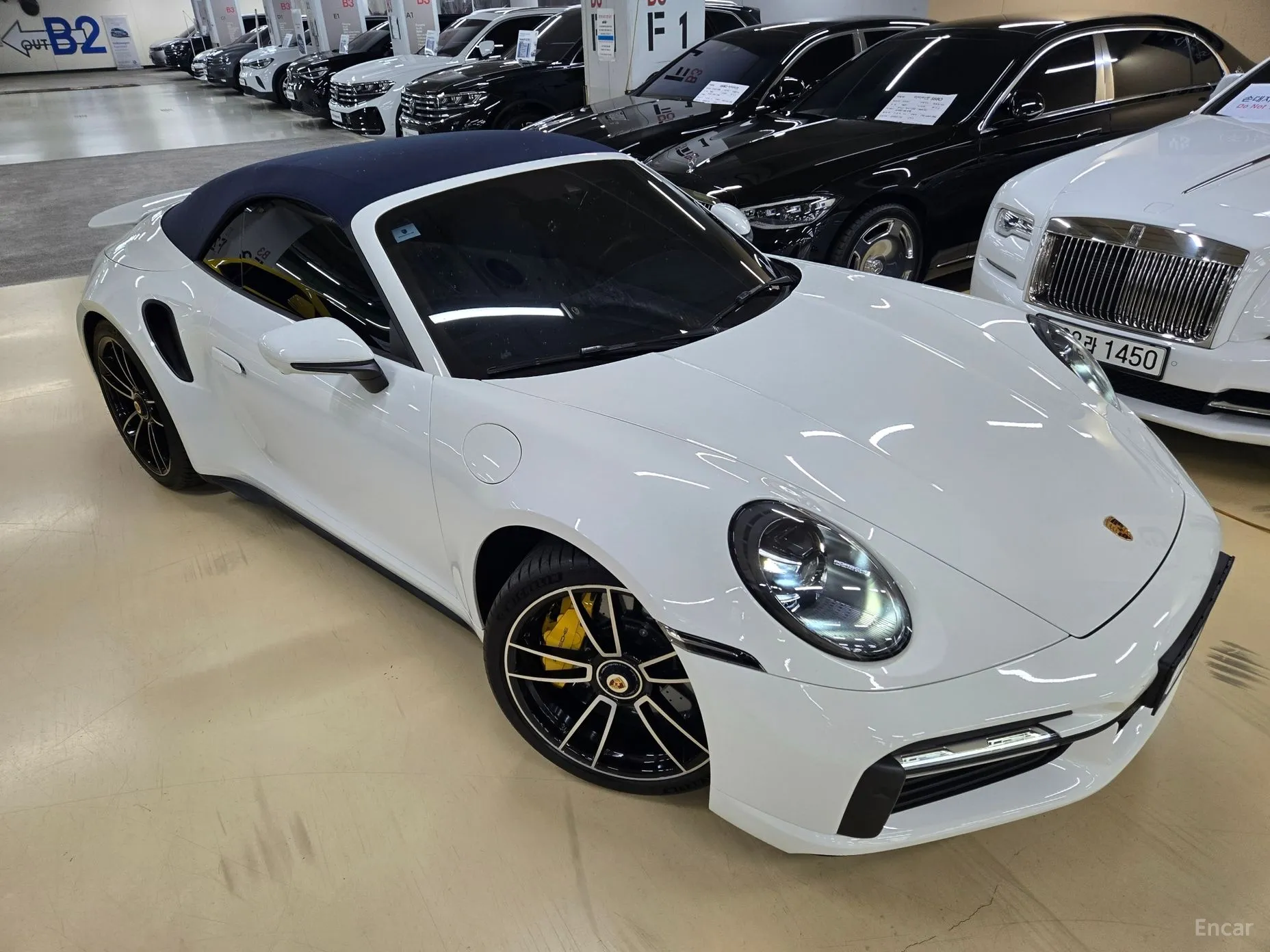 Porsche 911 (992) превью 14