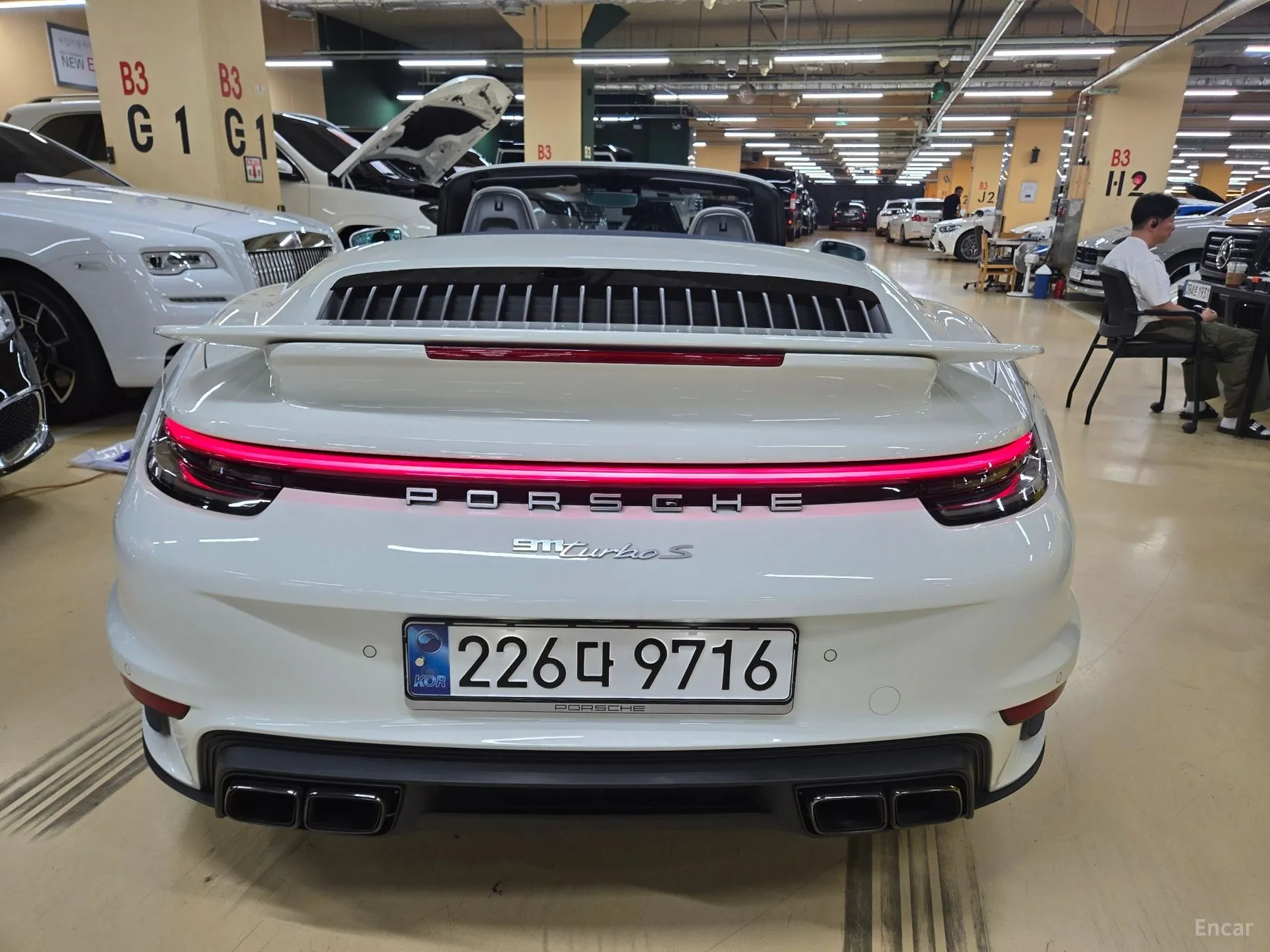 Porsche 911 (992) превью 18