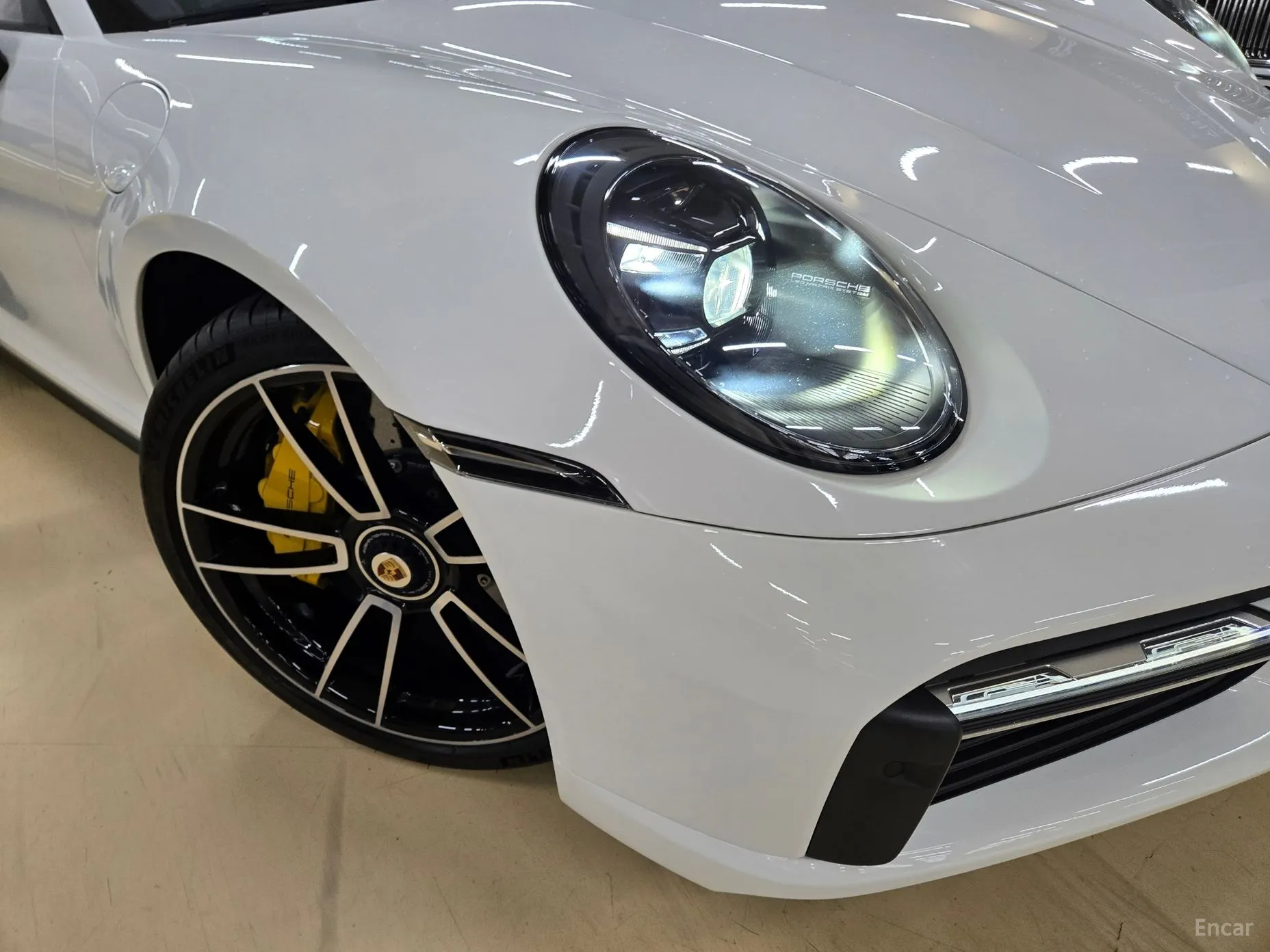 Porsche 911 (992) превью 20