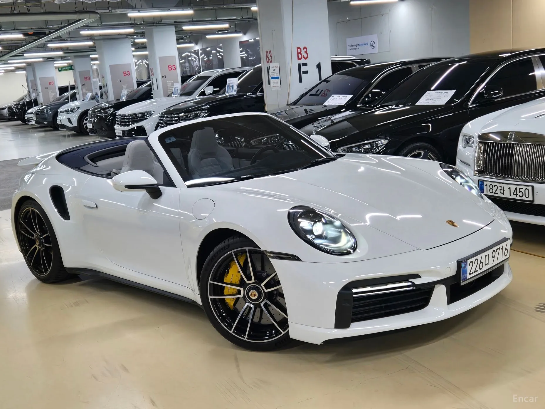 Porsche 911 (992) превью 6