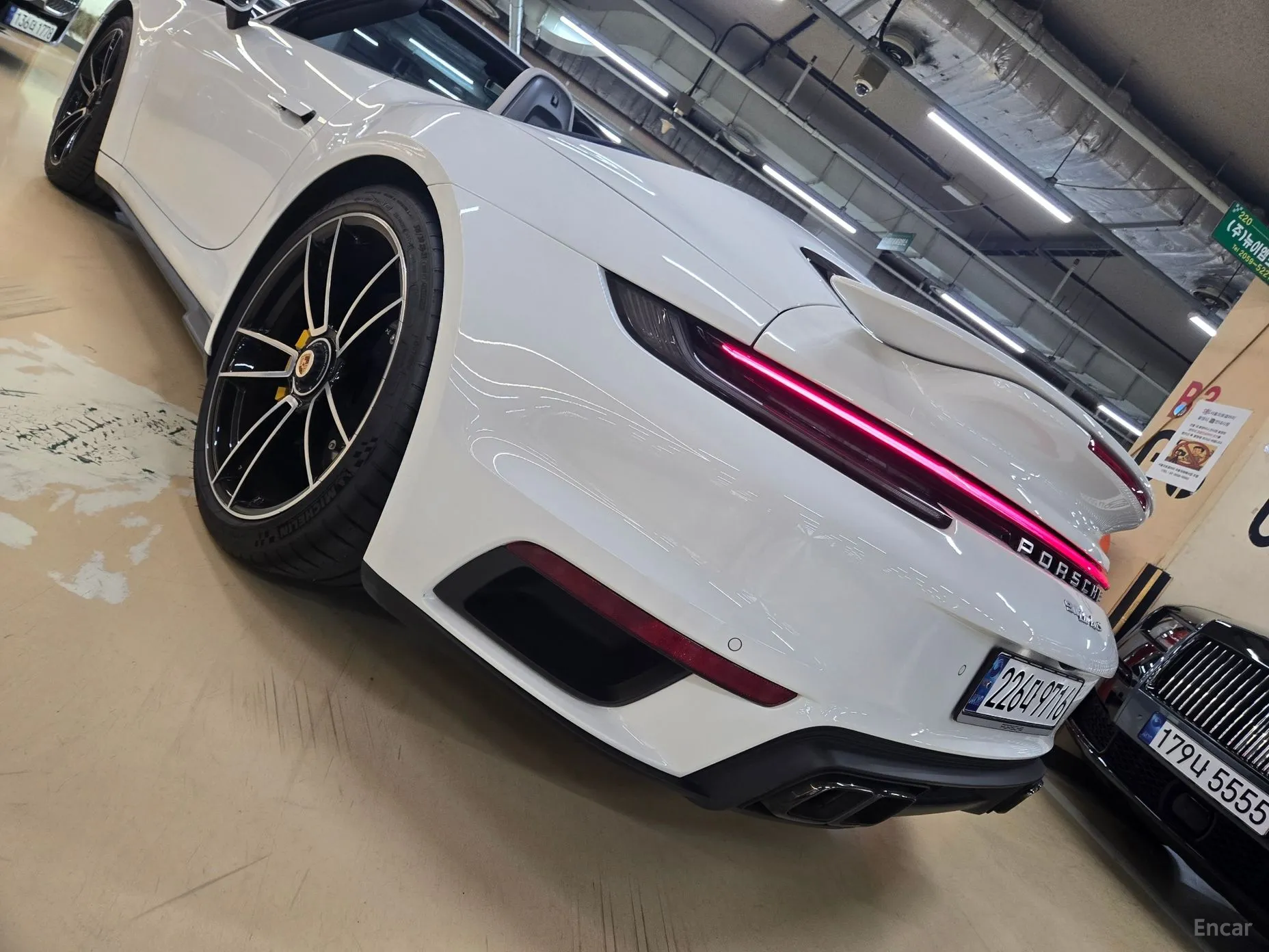 Porsche 911 (992) превью 7
