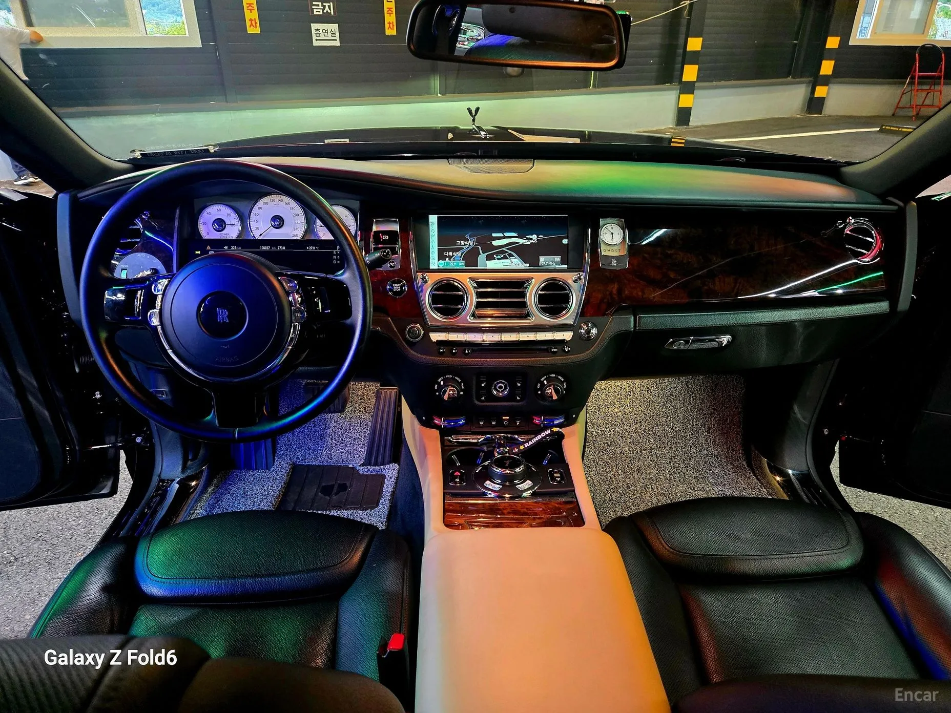 Rolls-Royce Ghost превью 15