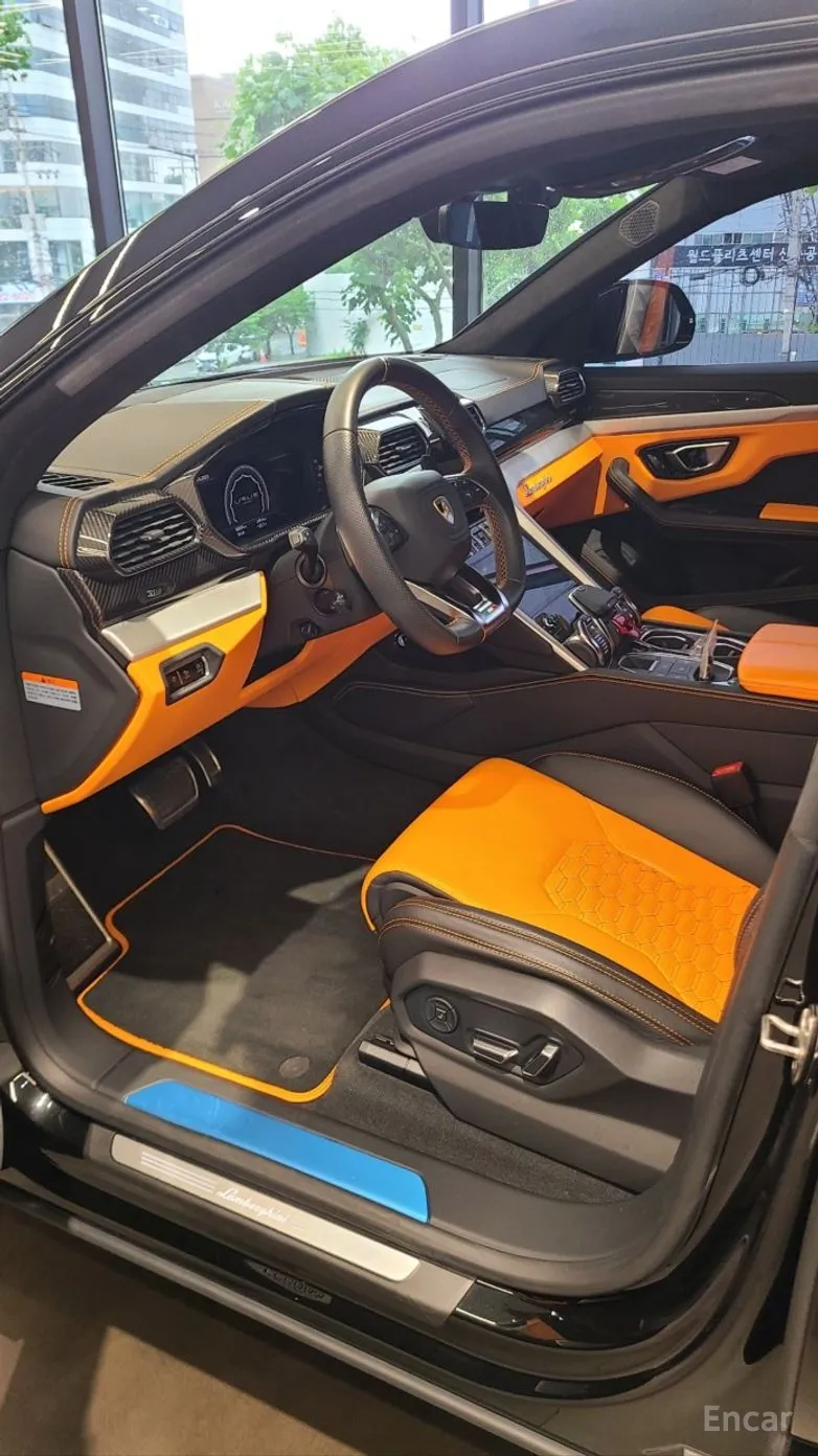 Lamborghini Urus превью 15