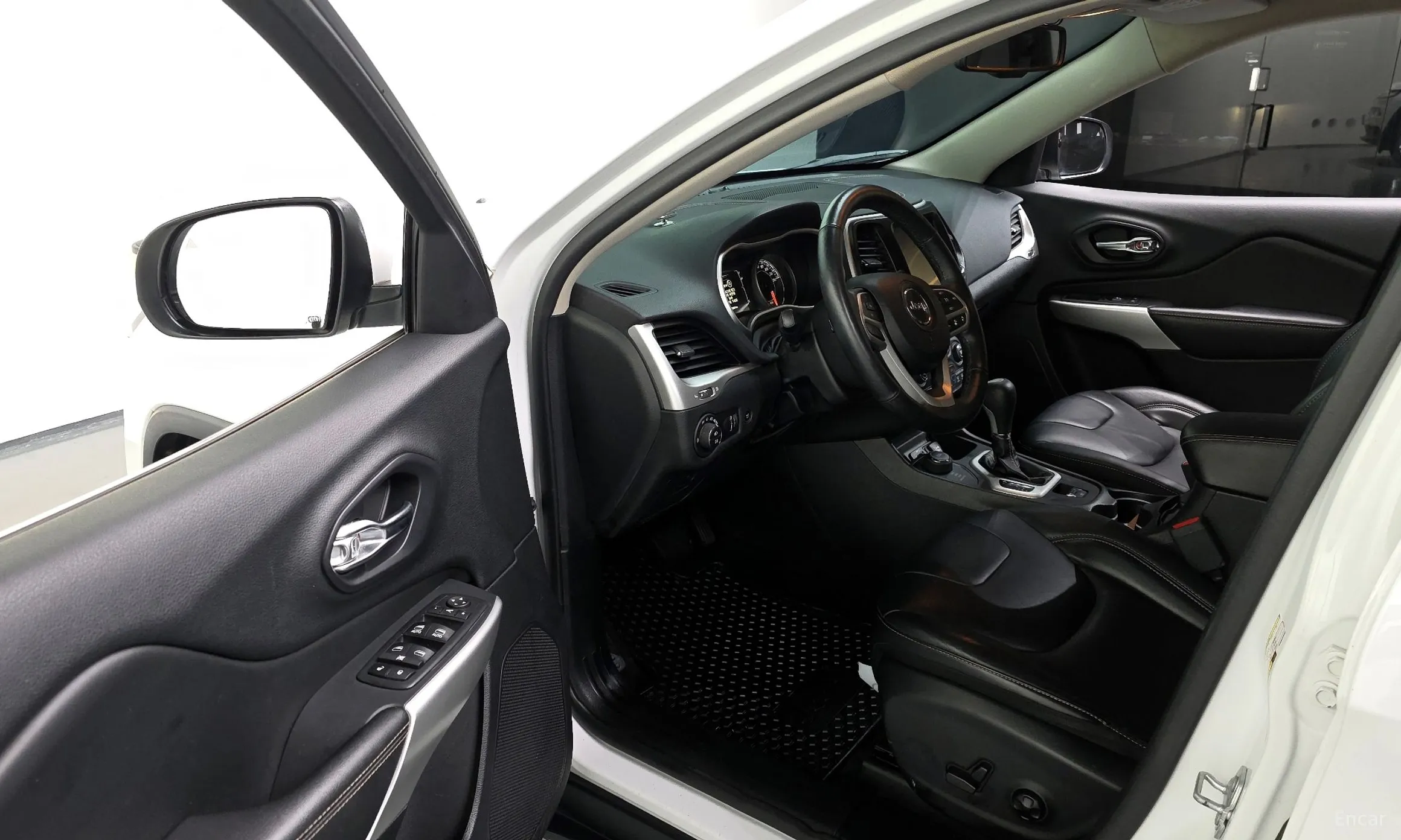 Jeep Cherokee (KL) превью 10