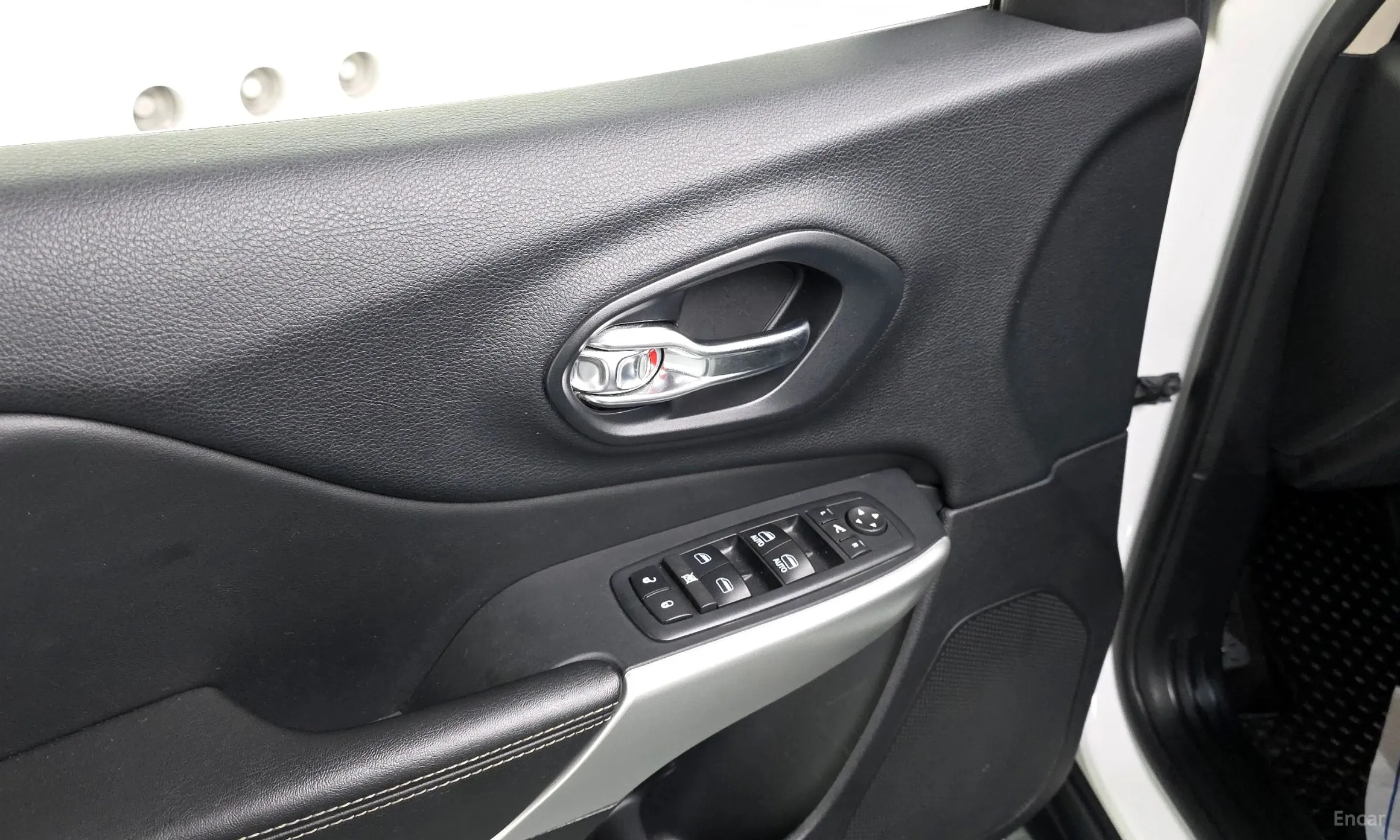 Jeep Cherokee (KL) превью 18