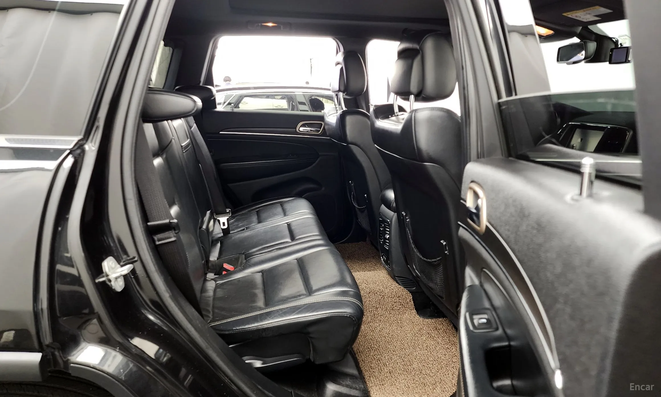 Jeep Grand Cherokee превью 12
