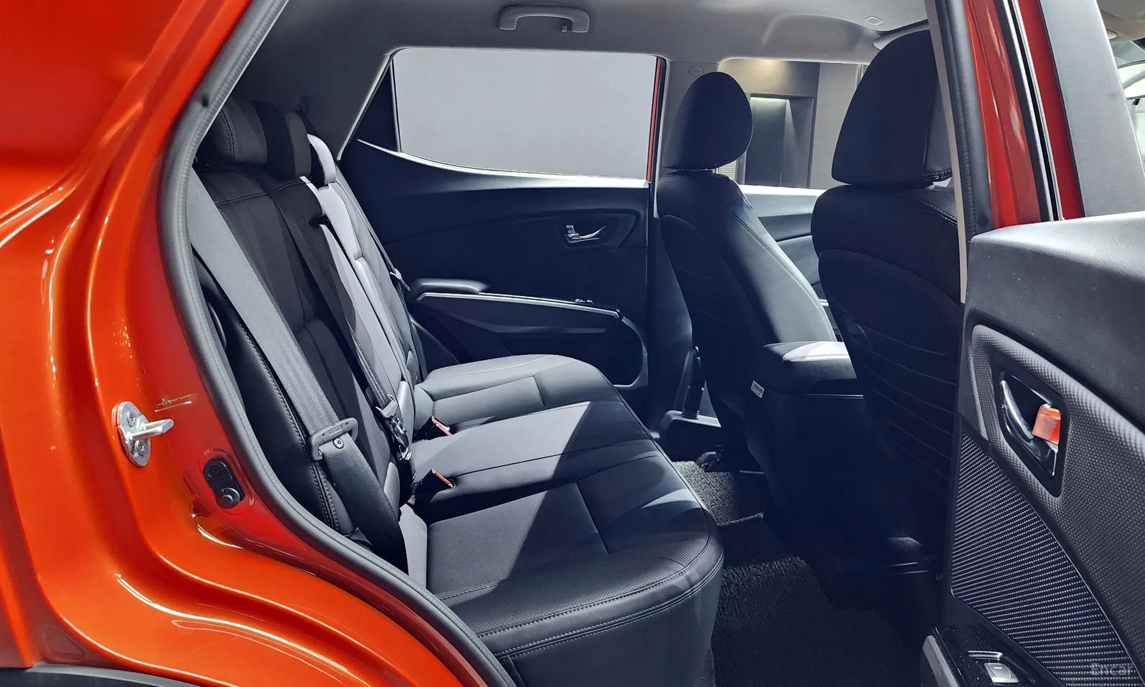 KG Mobility (SsangYong) Berry New Tivoli превью 12