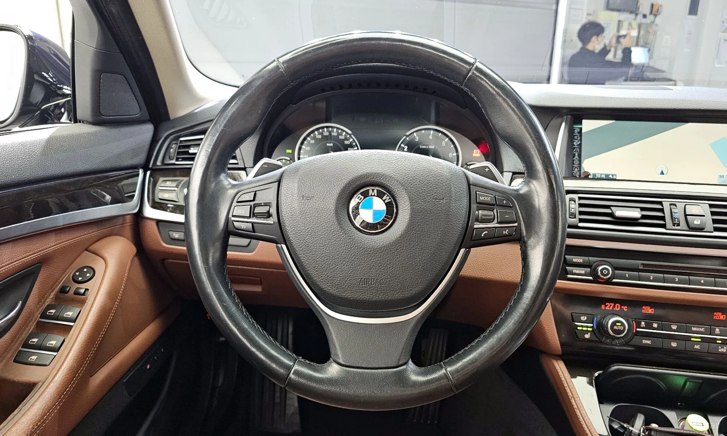 BMW 5 Series (F10) превью 13