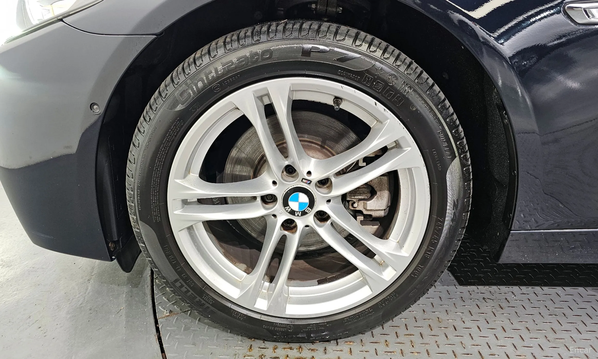 BMW 5 Series (F10) превью 5