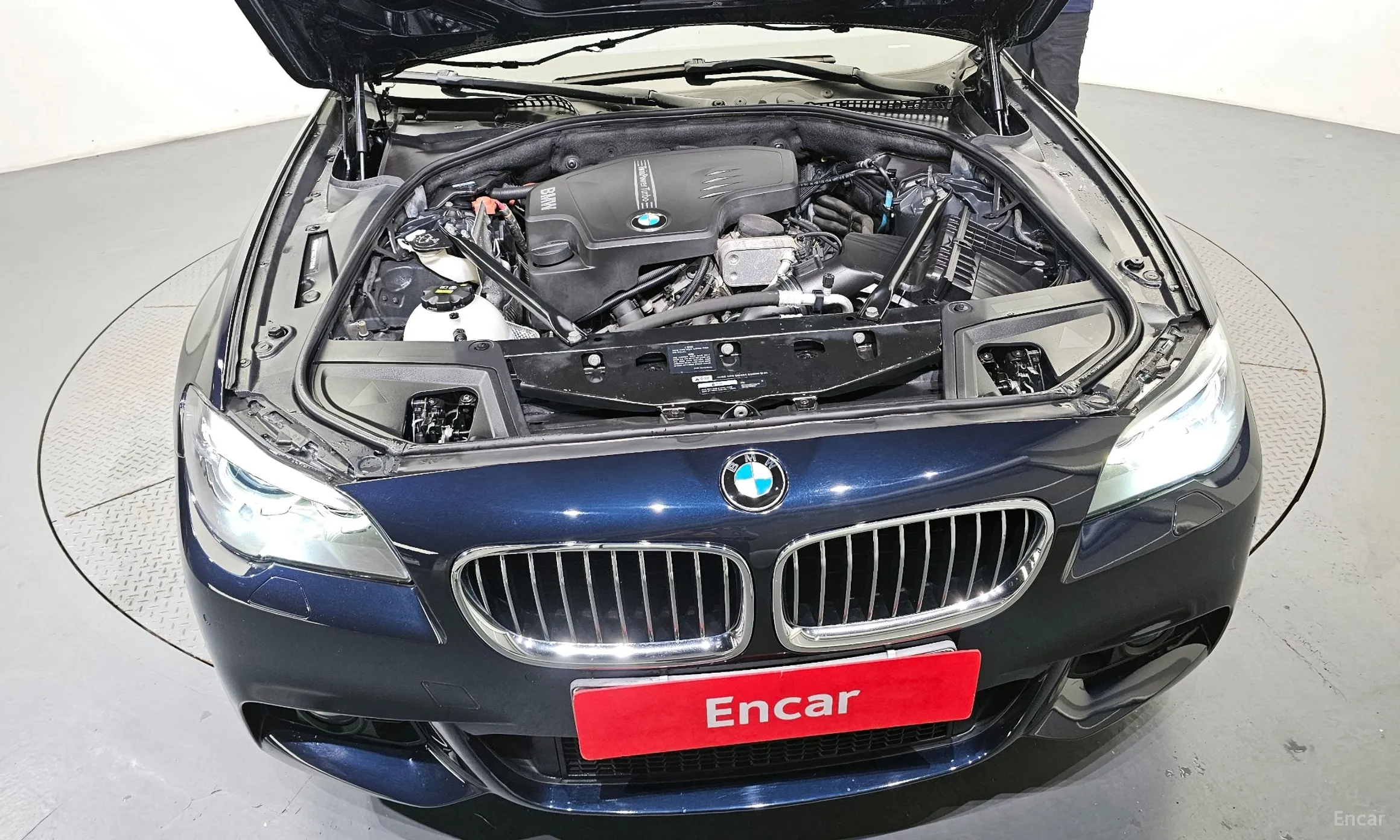 BMW 5 Series (F10) превью 6