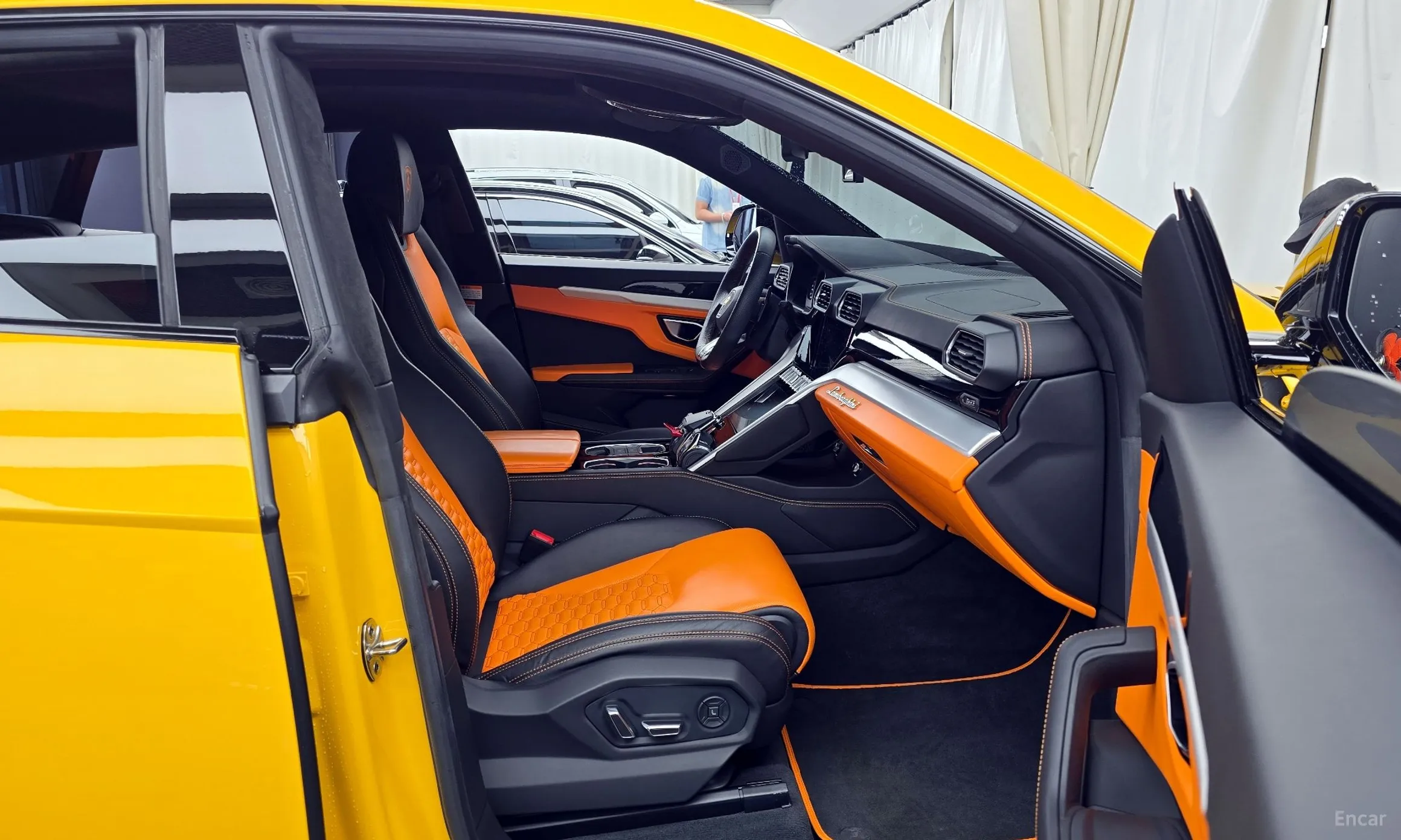 Lamborghini Urus превью 11
