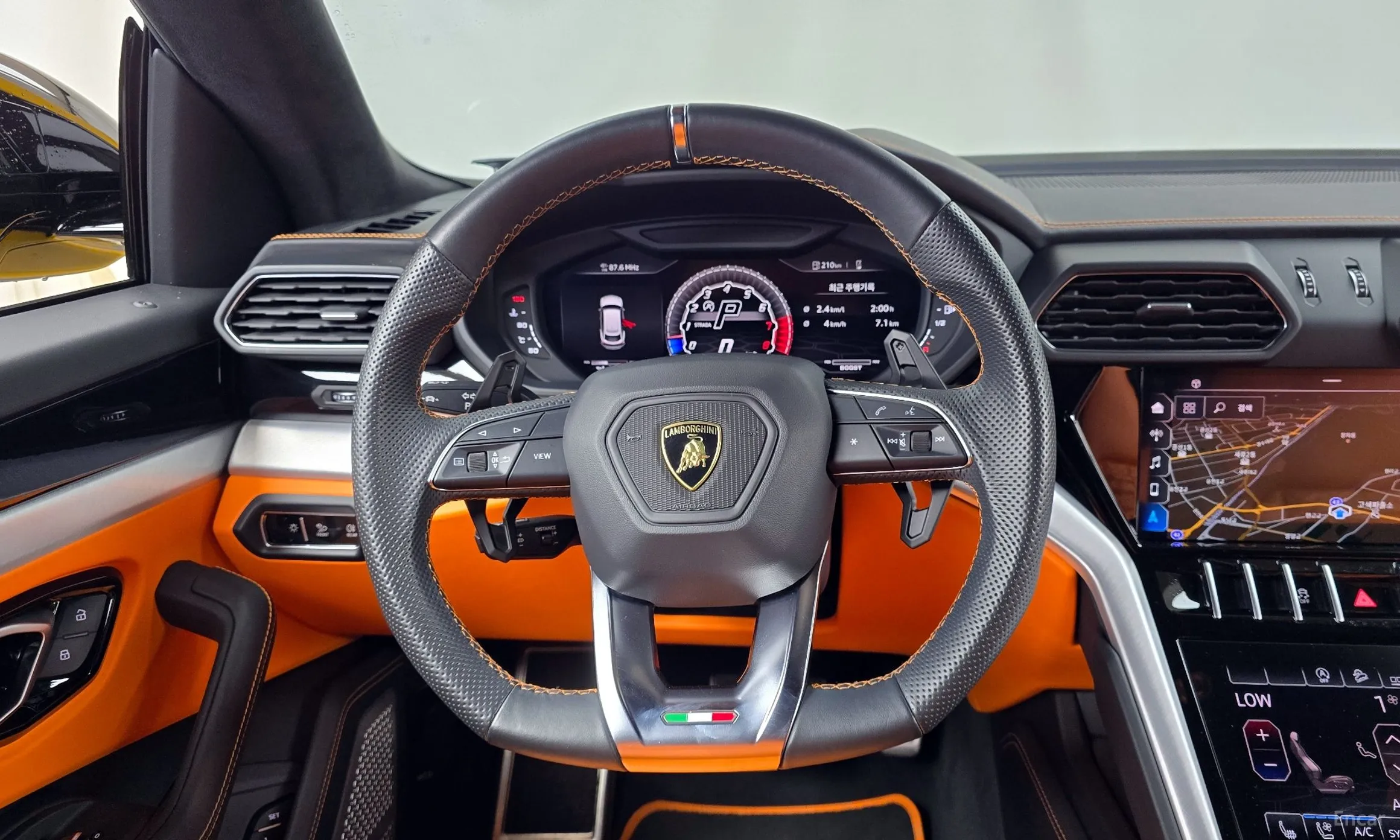 Lamborghini Urus превью 13