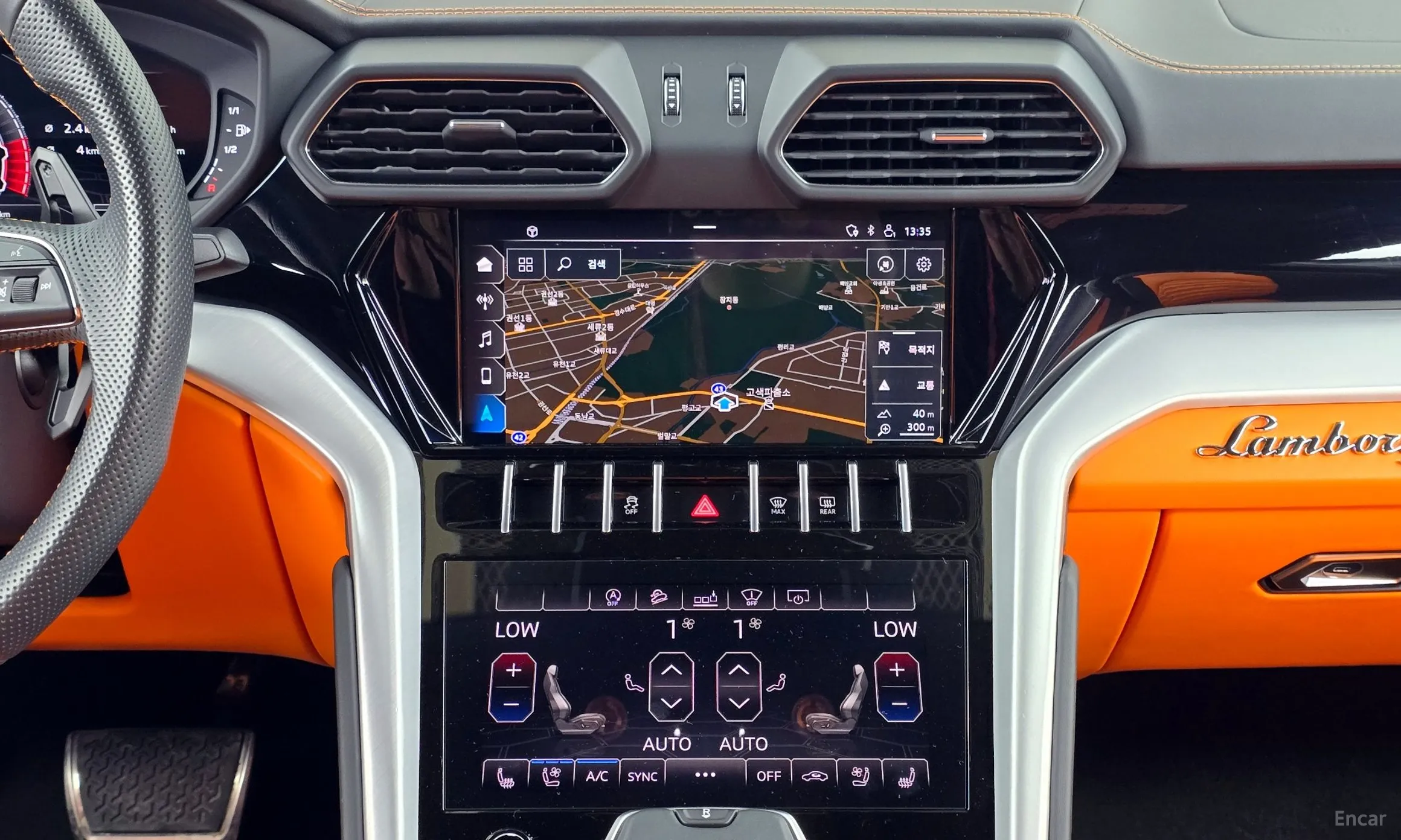 Lamborghini Urus превью 14