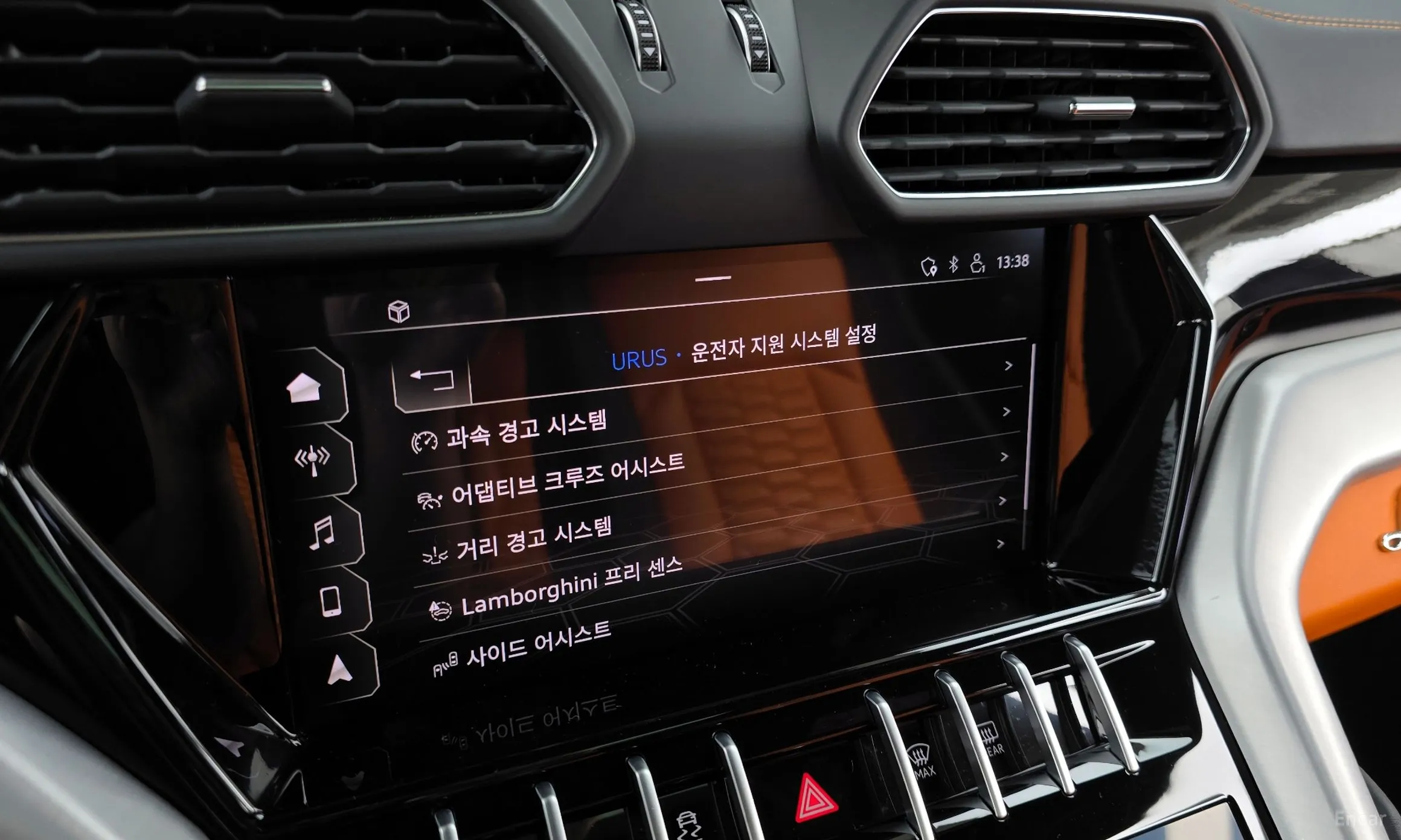 Lamborghini Urus превью 15
