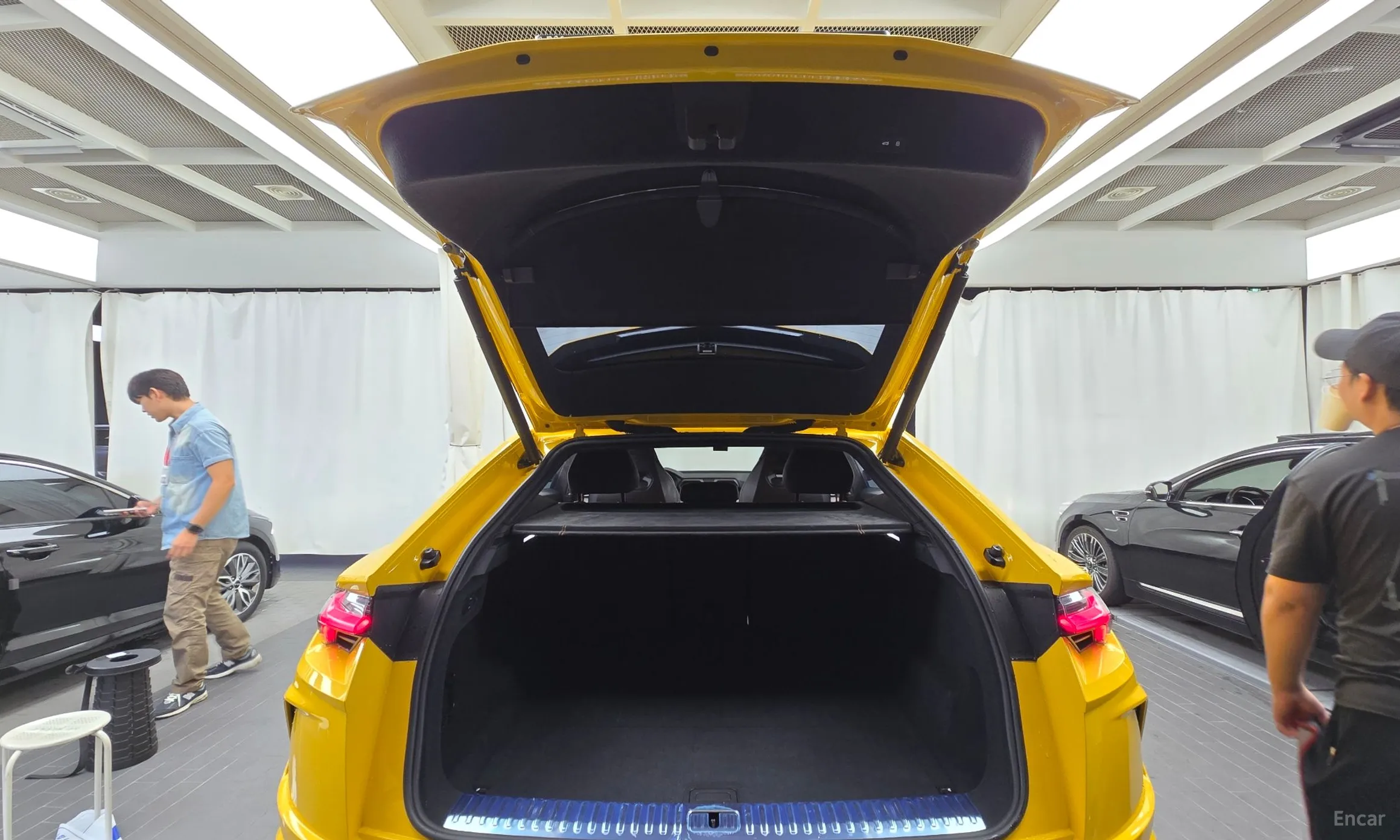 Lamborghini Urus превью 20