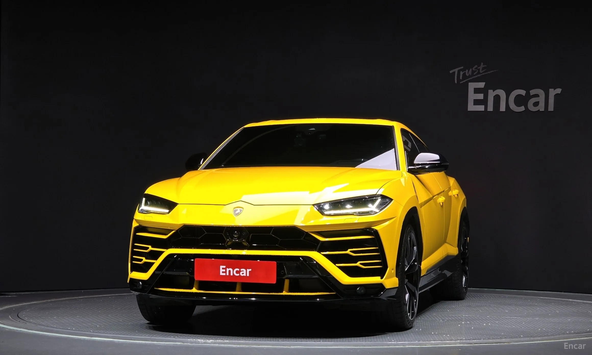 Lamborghini Urus превью 3