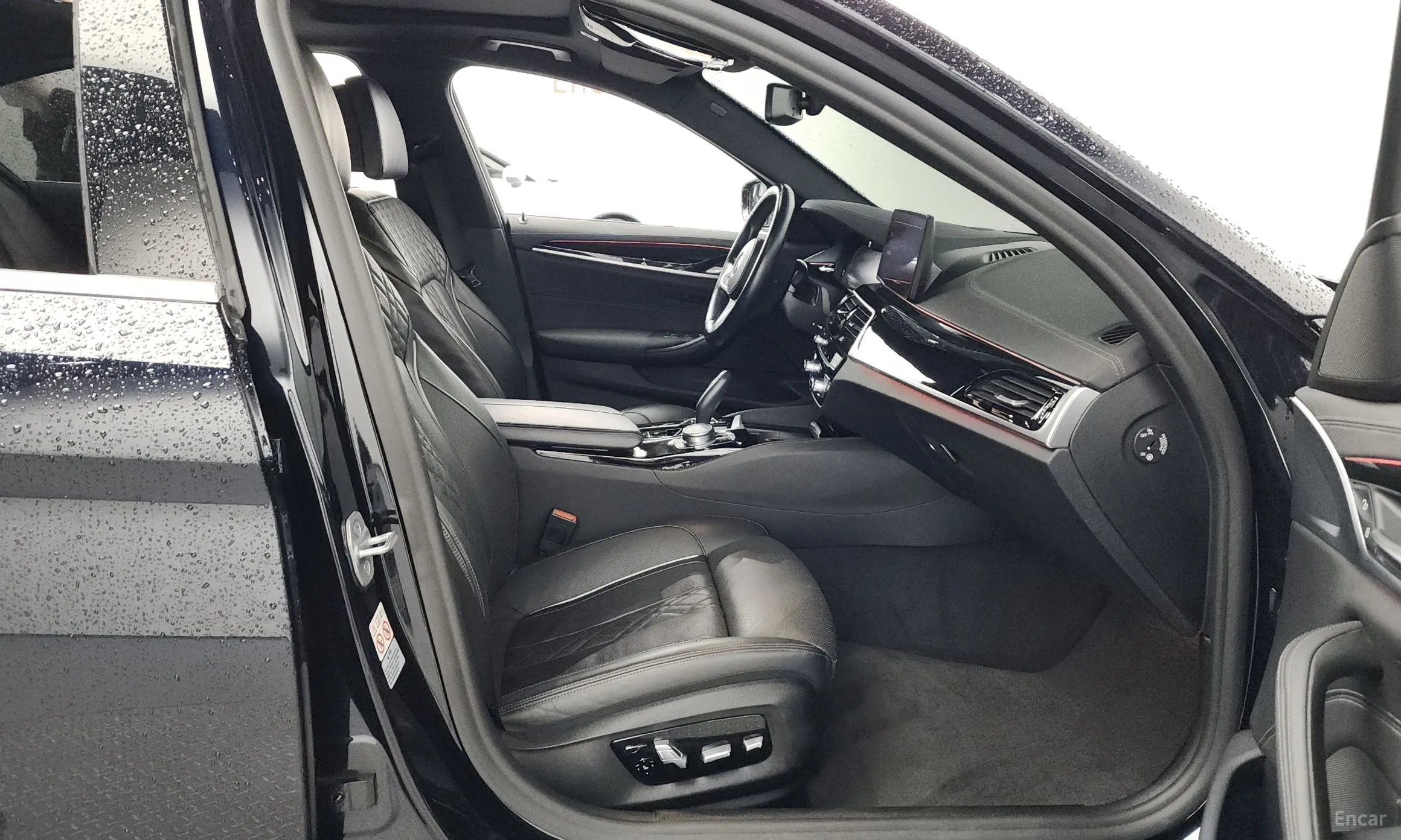 BMW 5 Series (G30) превью 11