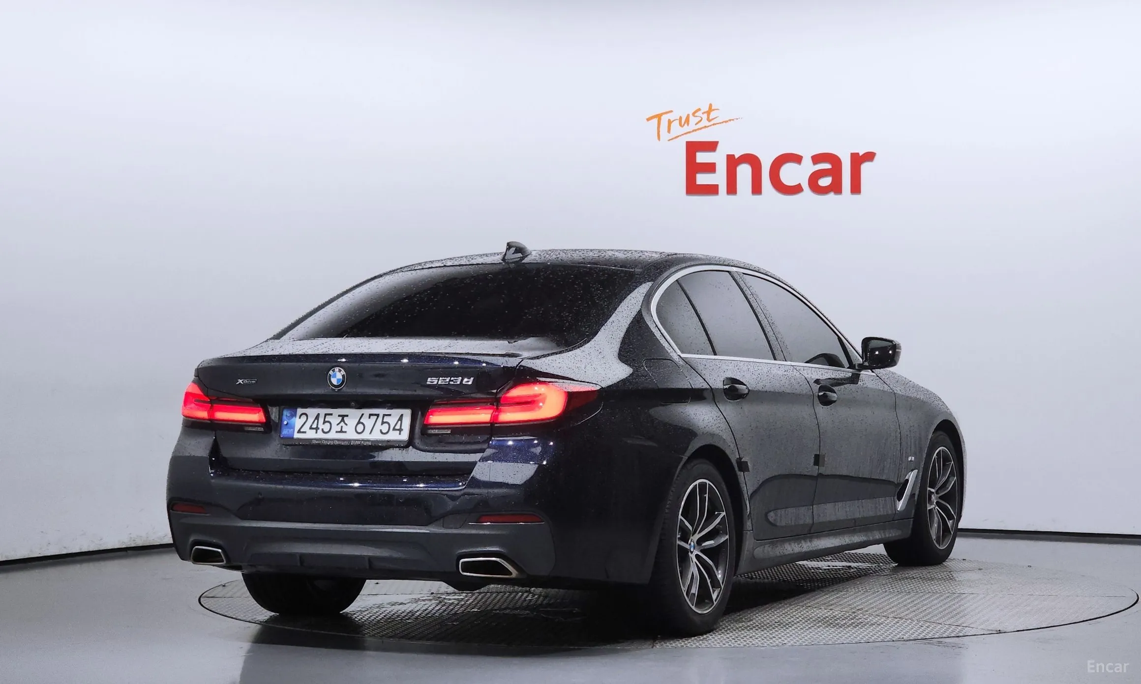 BMW 5 Series (G30) превью 2