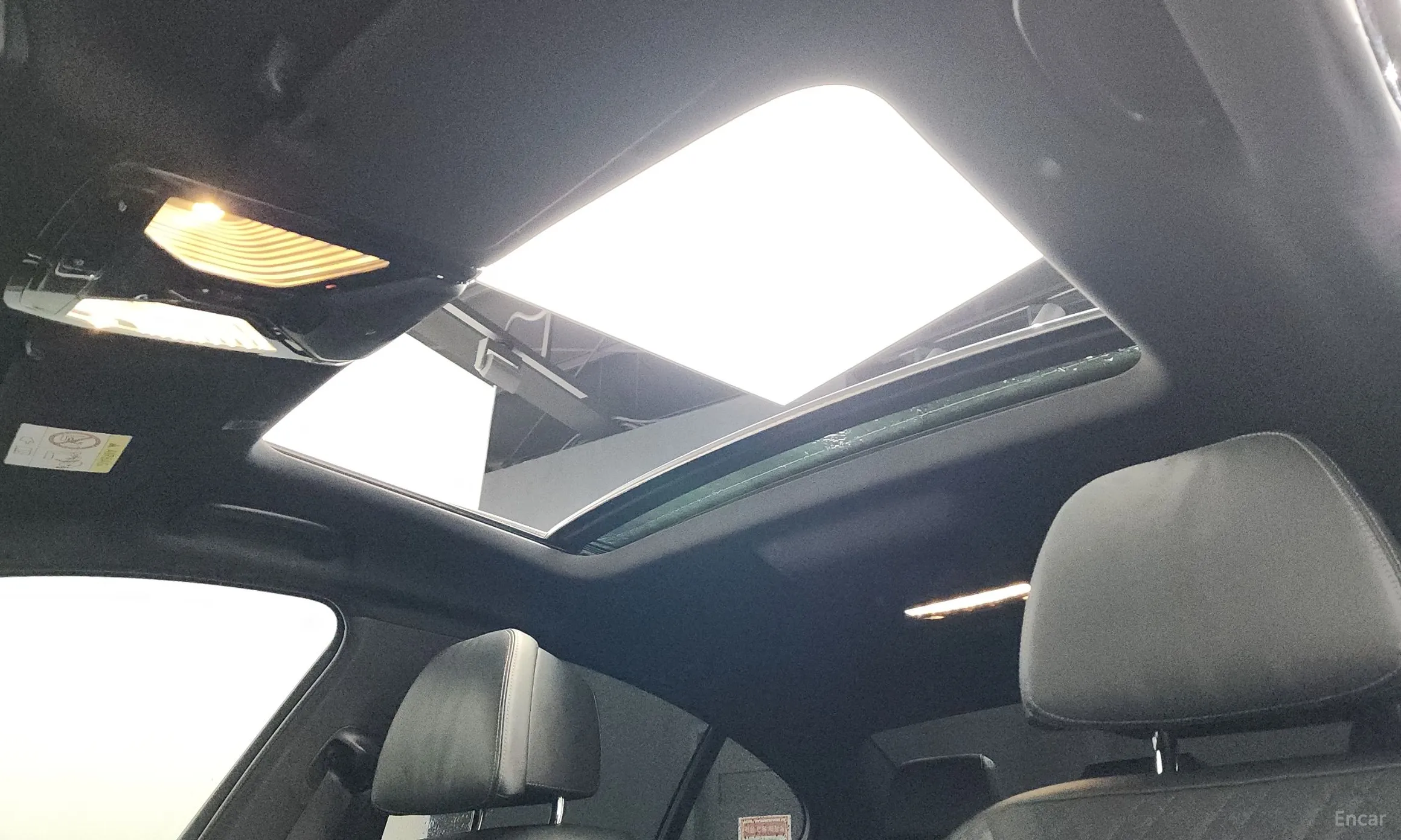 BMW 5 Series (G30) превью 19