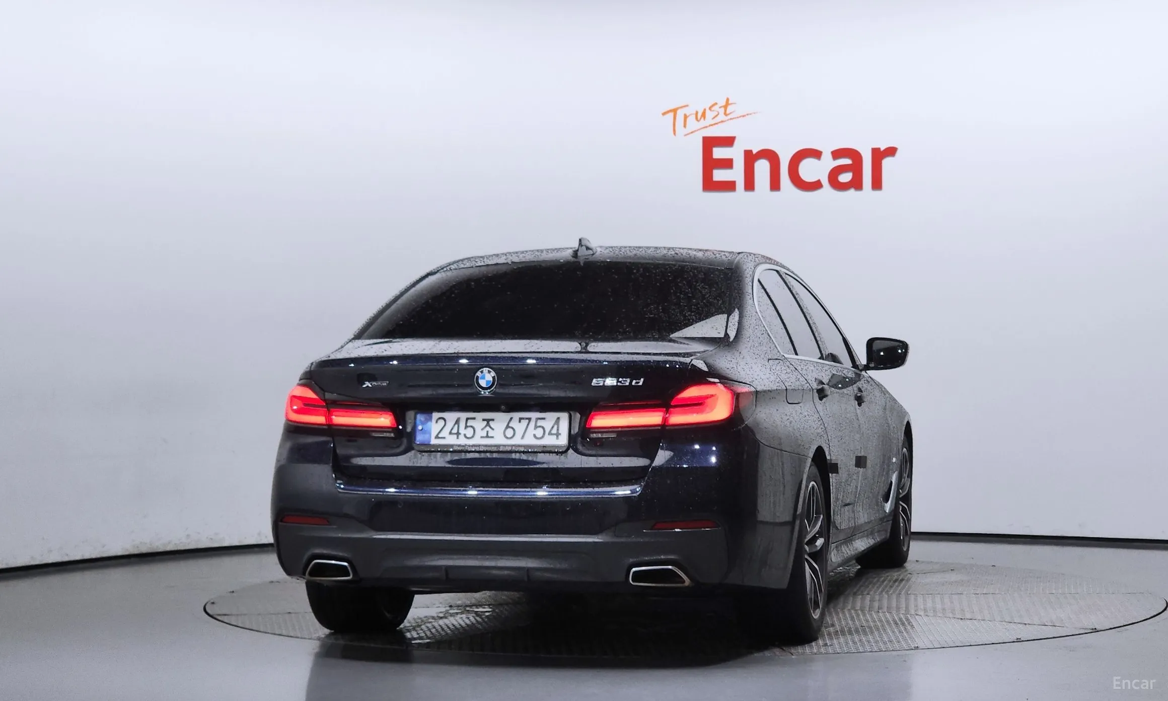 BMW 5 Series (G30) превью 4