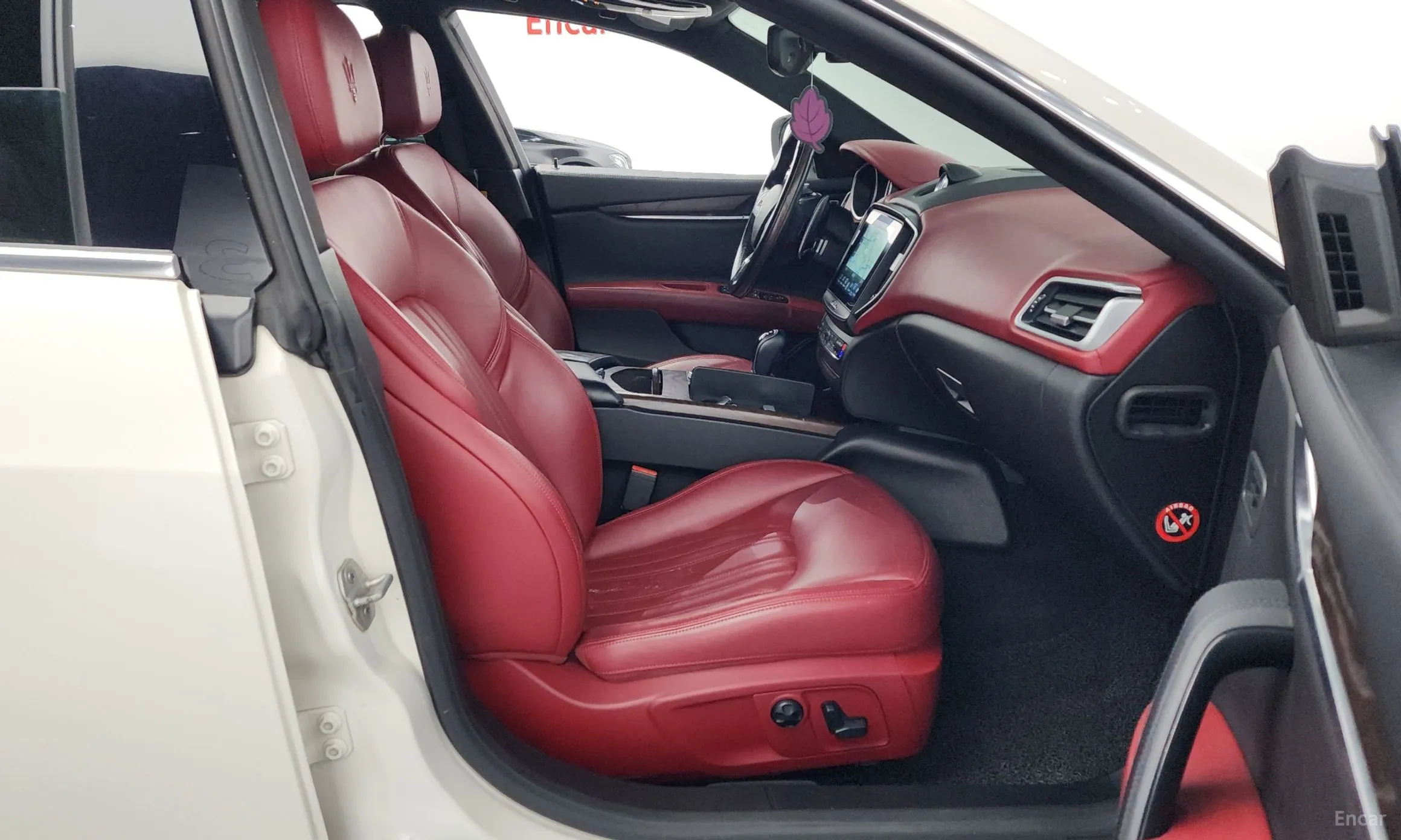 Maserati Ghibli превью 11
