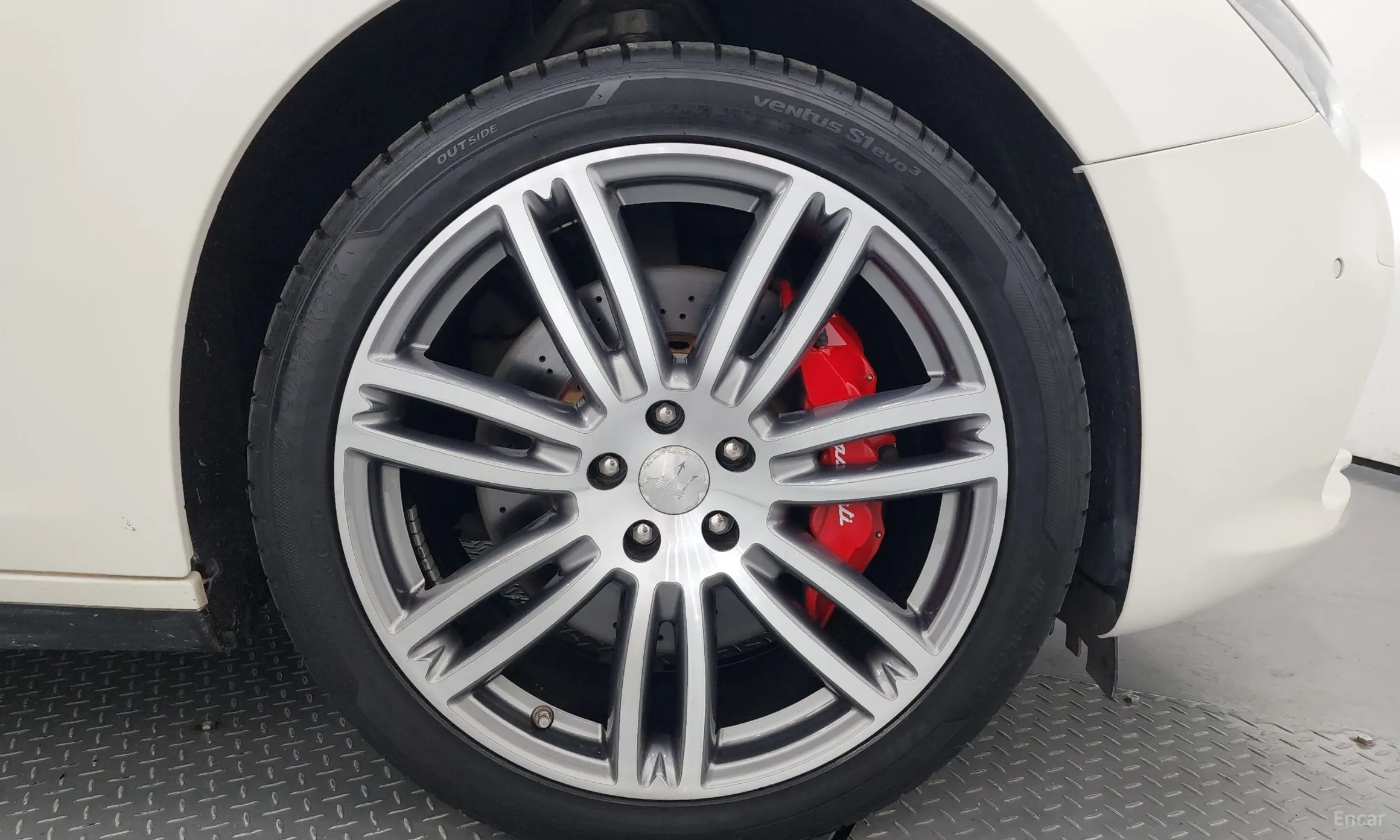 Maserati Ghibli превью 5