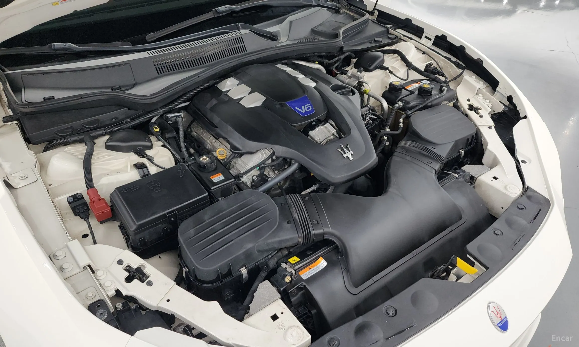 Maserati Ghibli превью 6