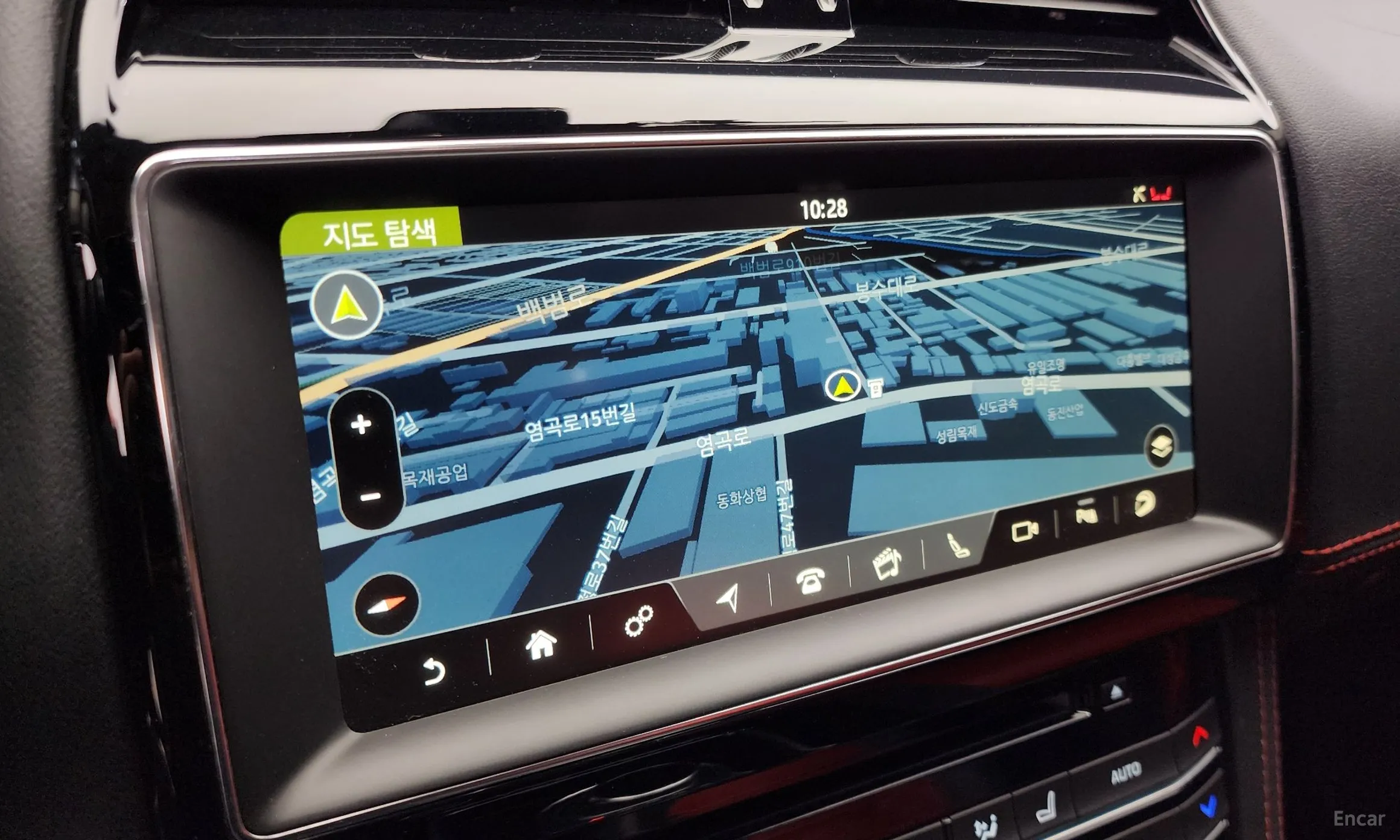 Jaguar F-PACE превью 14