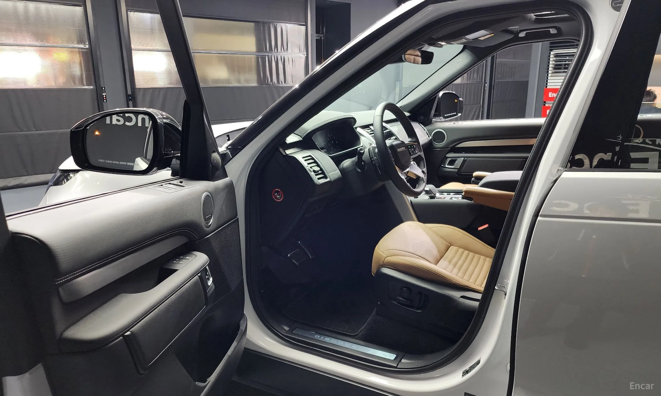 Land Rover Discovery 5 превью 10