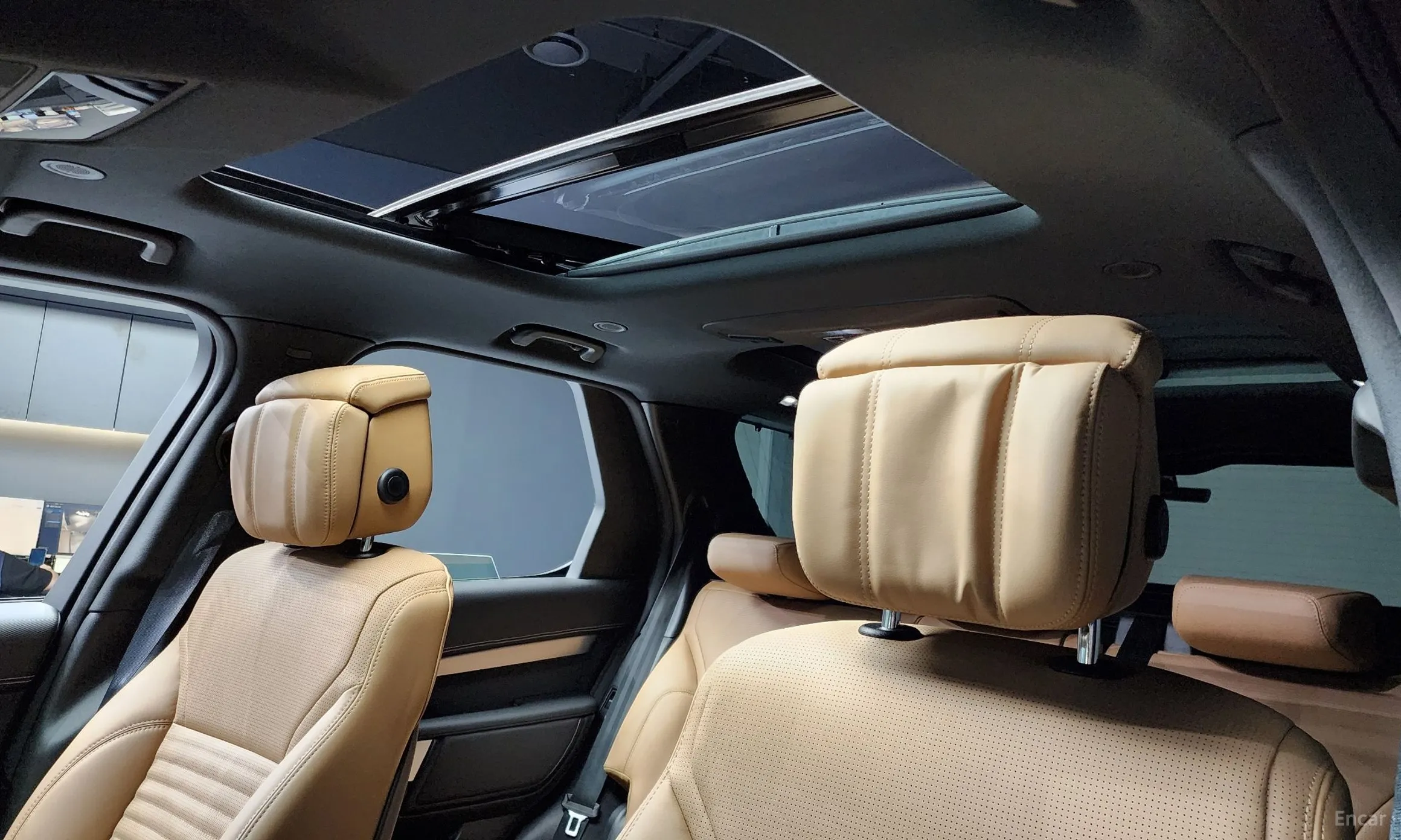 Land Rover Discovery 5 превью 19