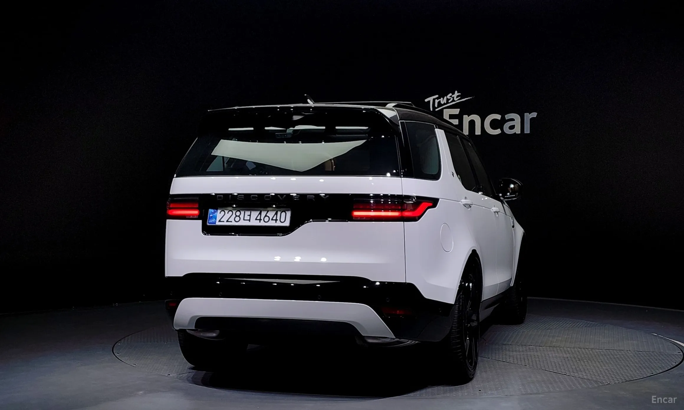 Land Rover Discovery 5 превью 4