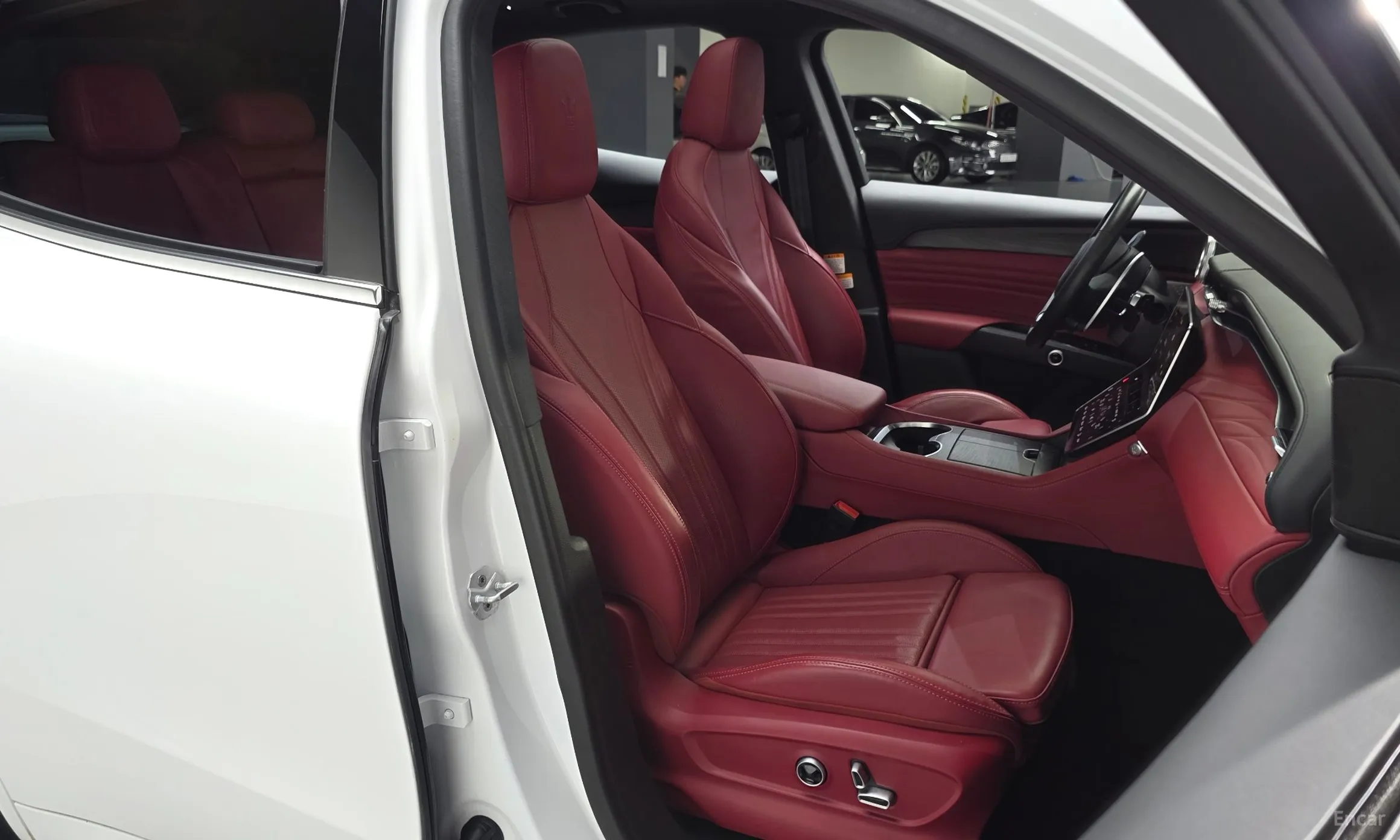 Maserati Grekale превью 10