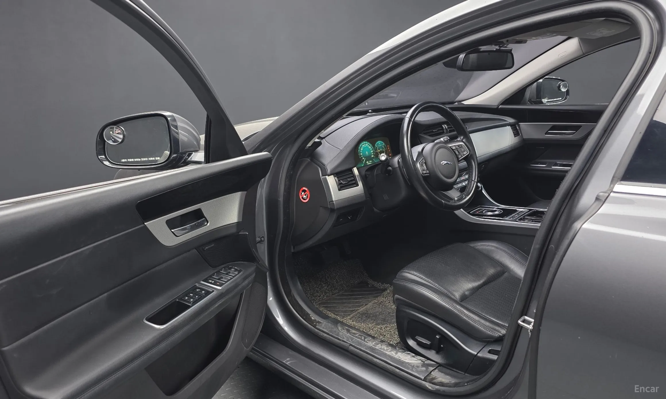 Jaguar XF (x260) превью 10