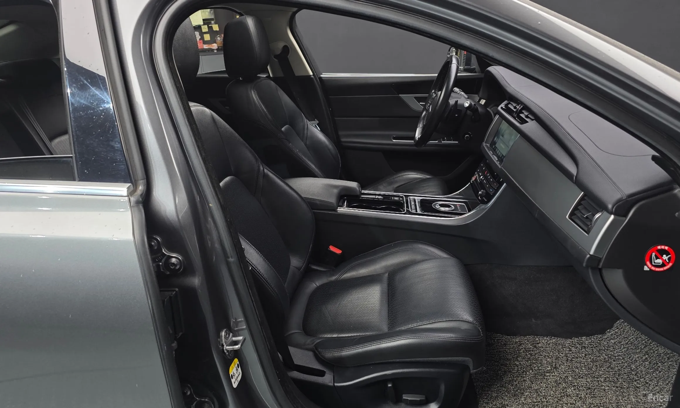 Jaguar XF (x260) превью 11