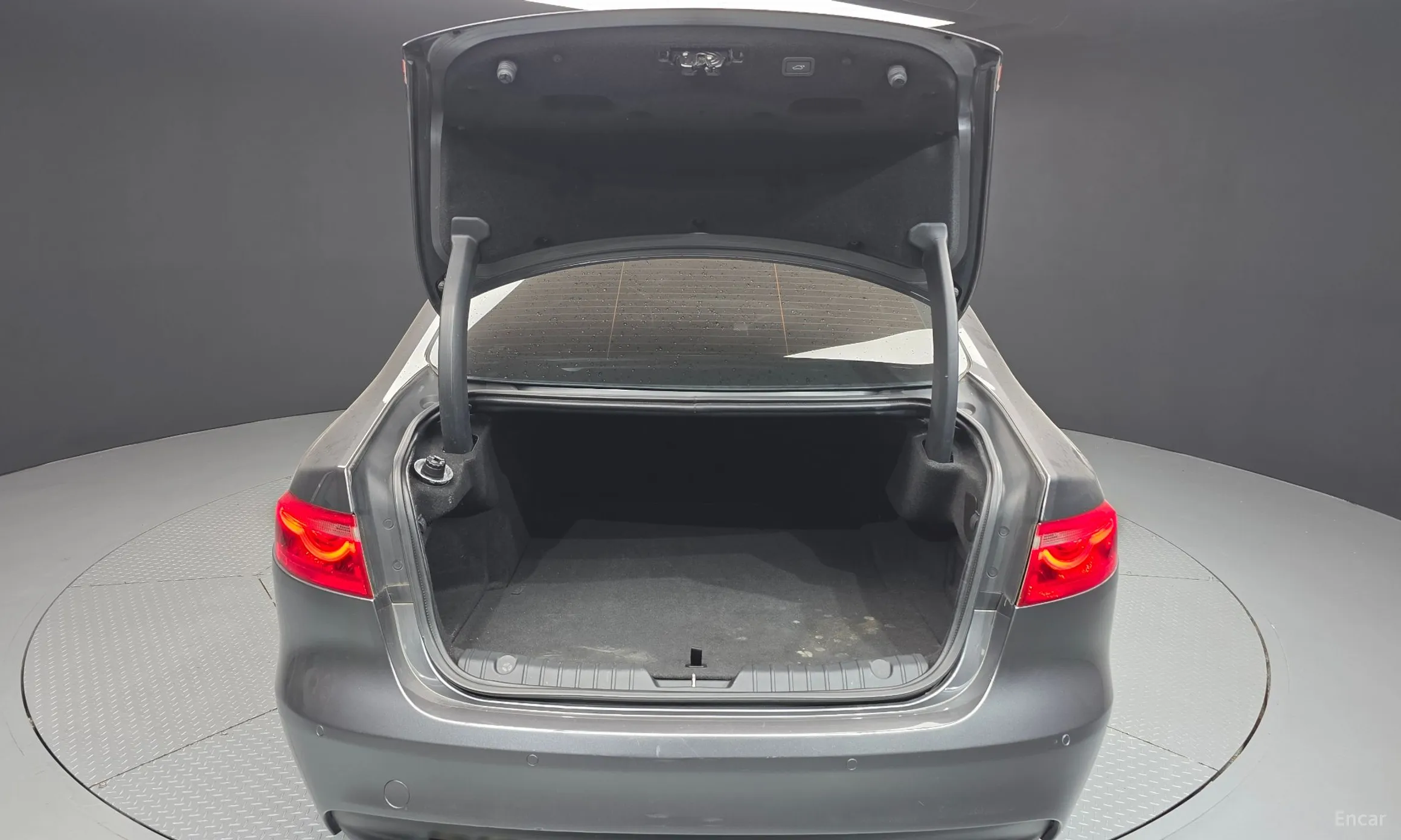 Jaguar XF (x260) превью 20