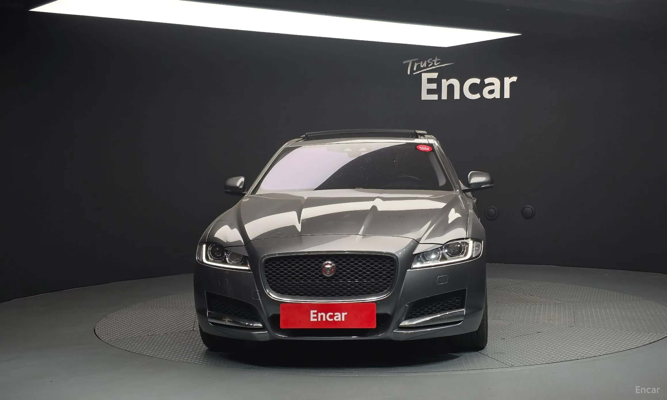 Jaguar XF (x260) превью 3