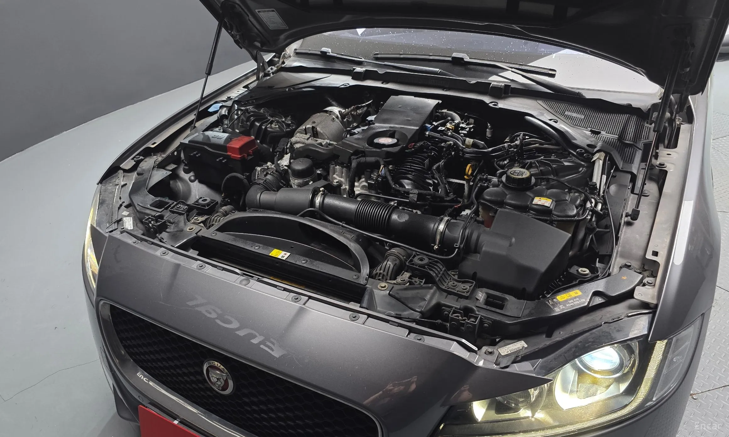 Jaguar XF (x260) превью 6