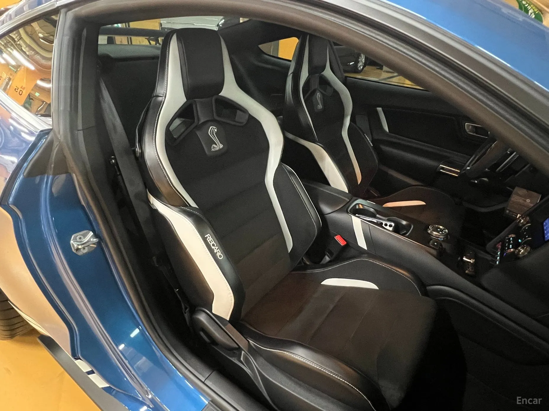 Ford Mustang превью 12