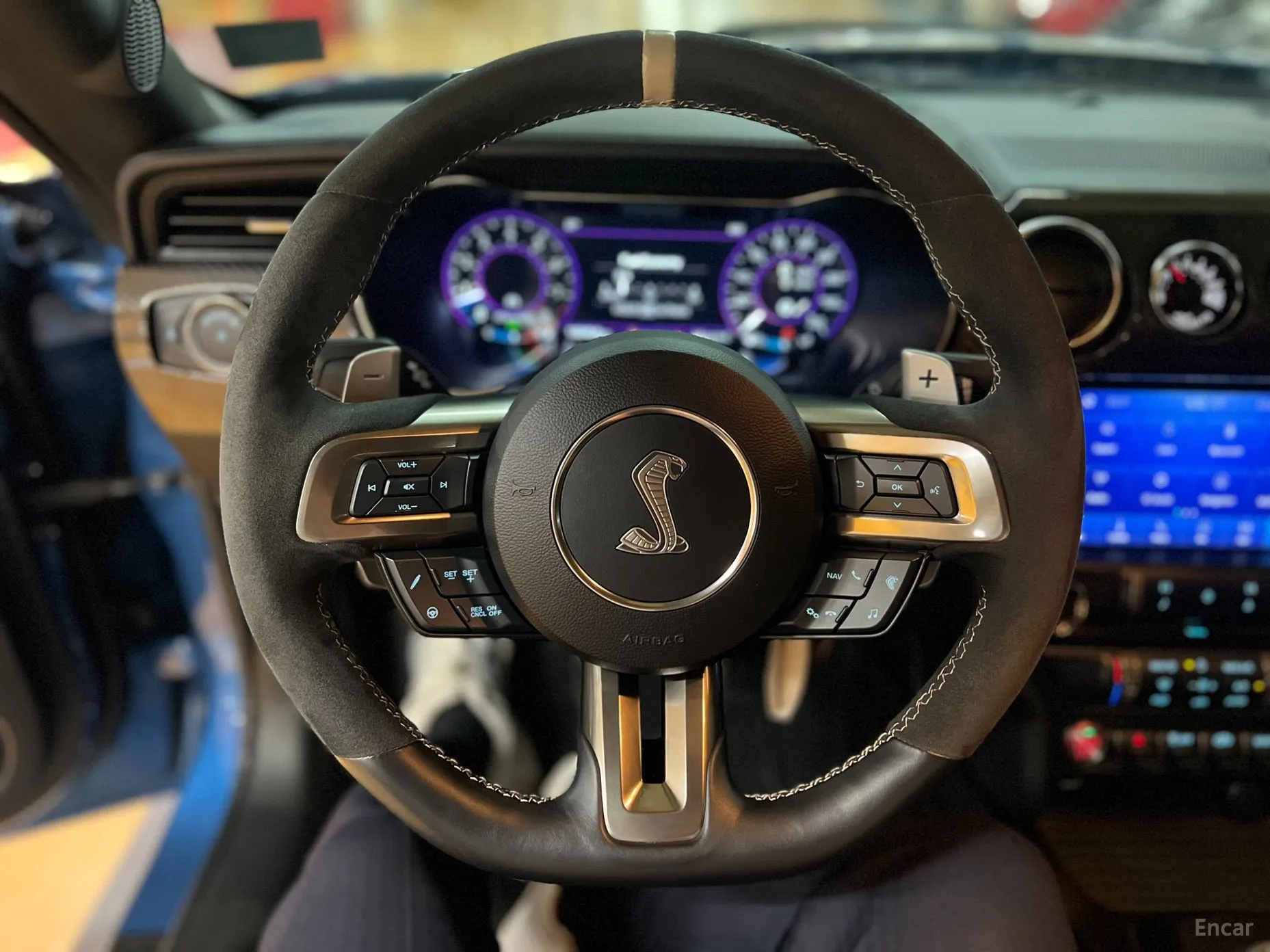 Ford Mustang превью 14