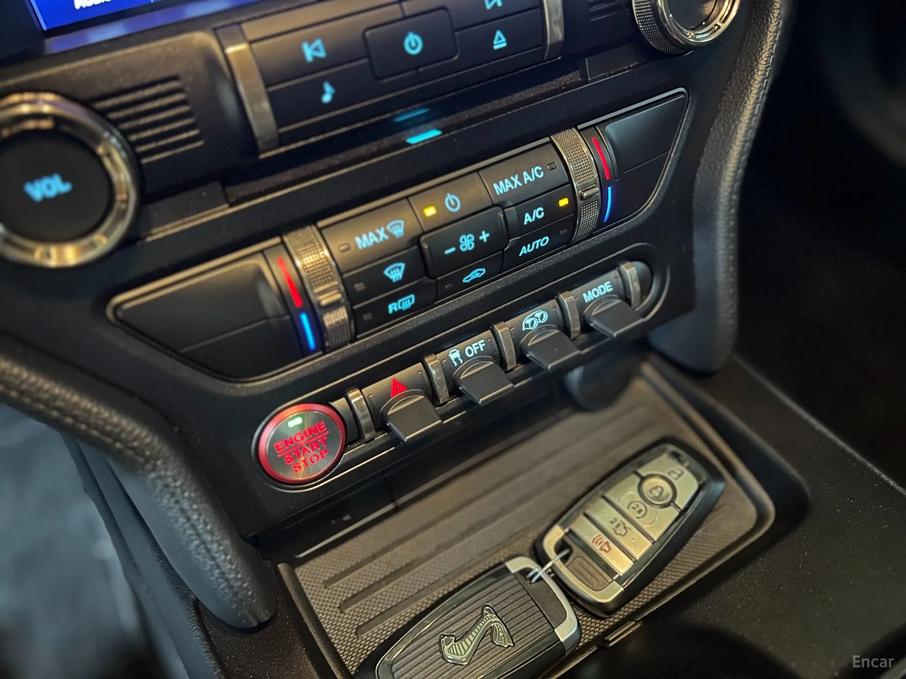 Ford Mustang превью 17