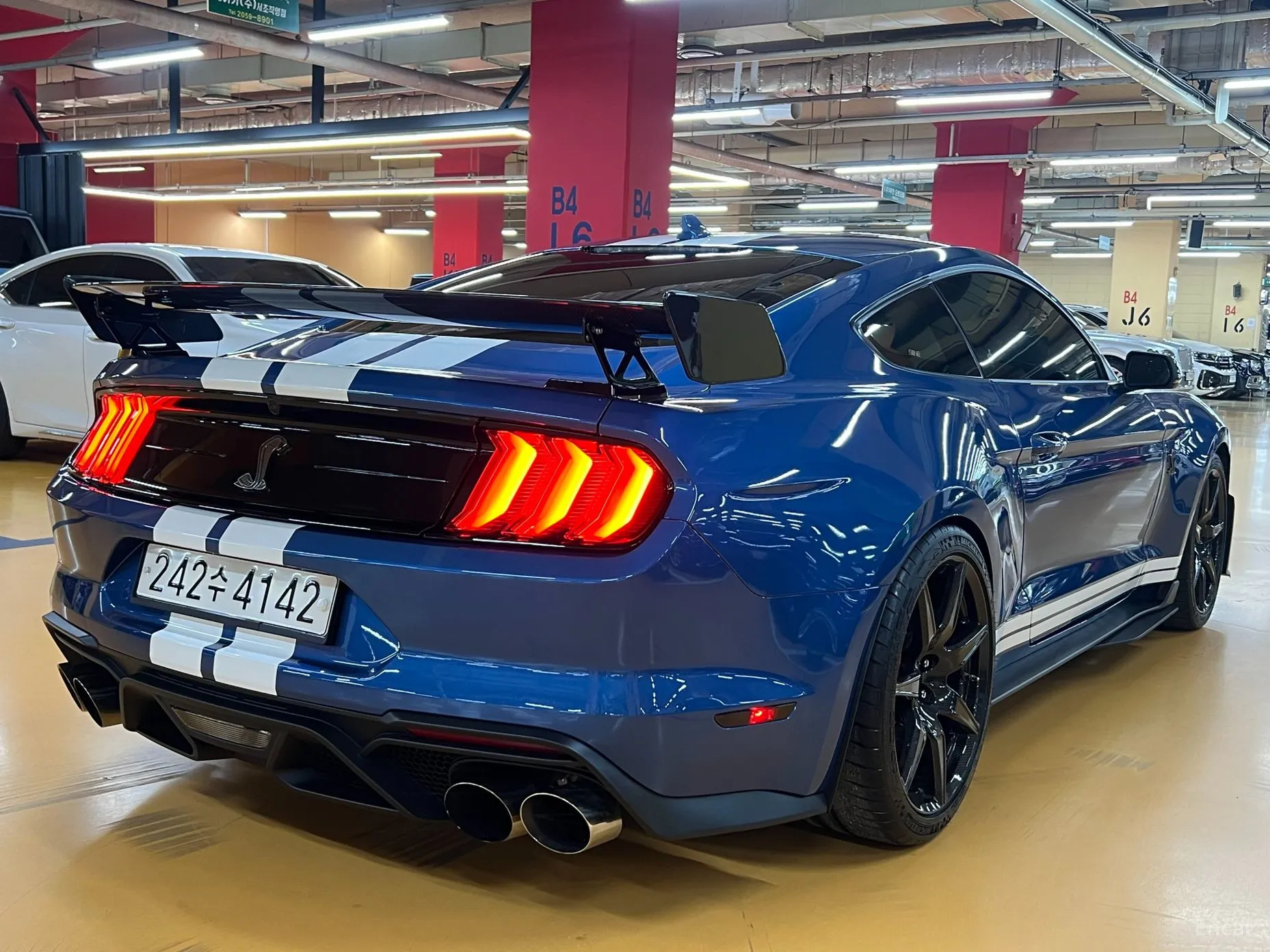 Ford Mustang превью 9